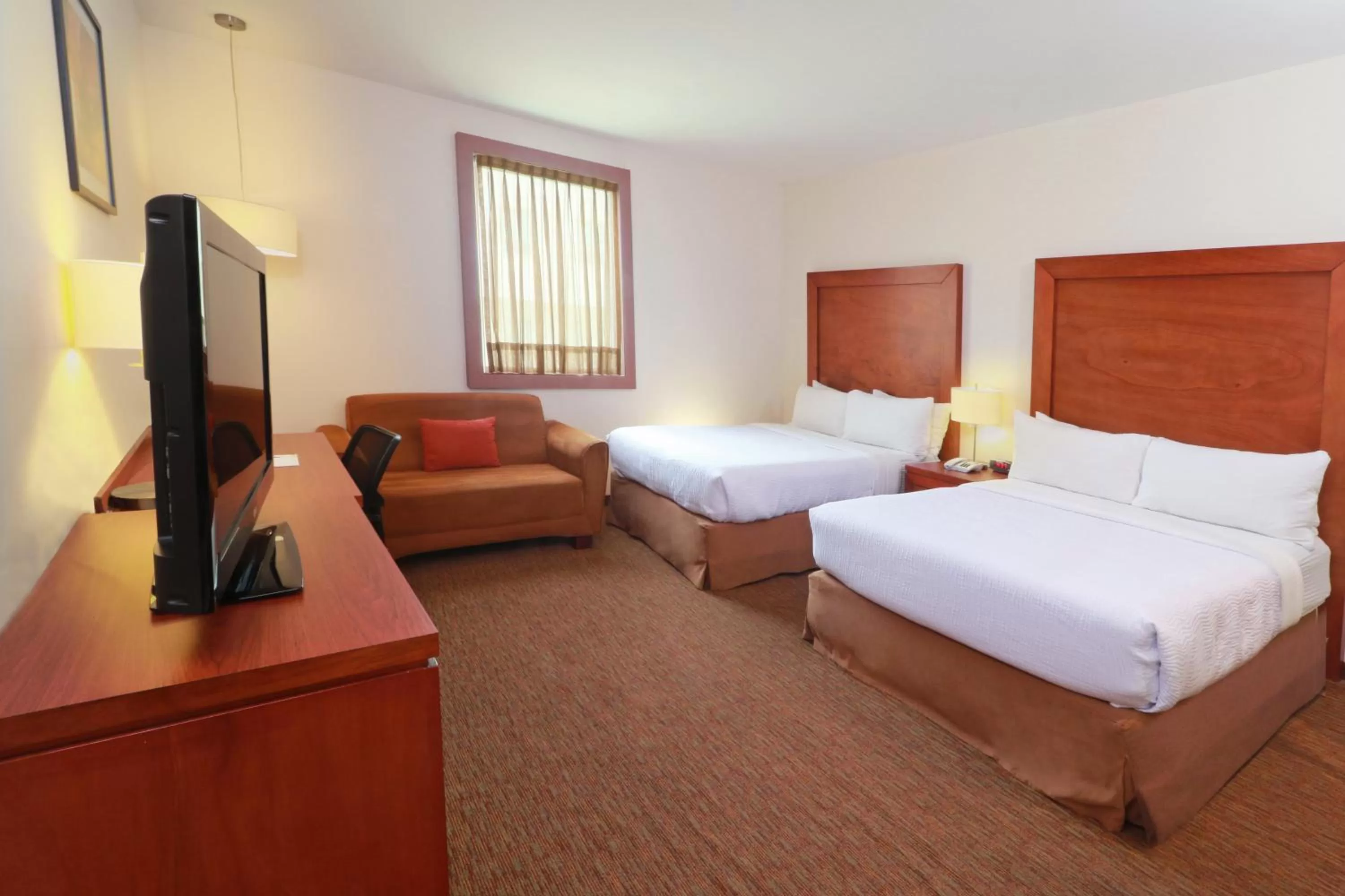 Photo of the whole room, Bed in Staybridge Suites Queretaro by IHG