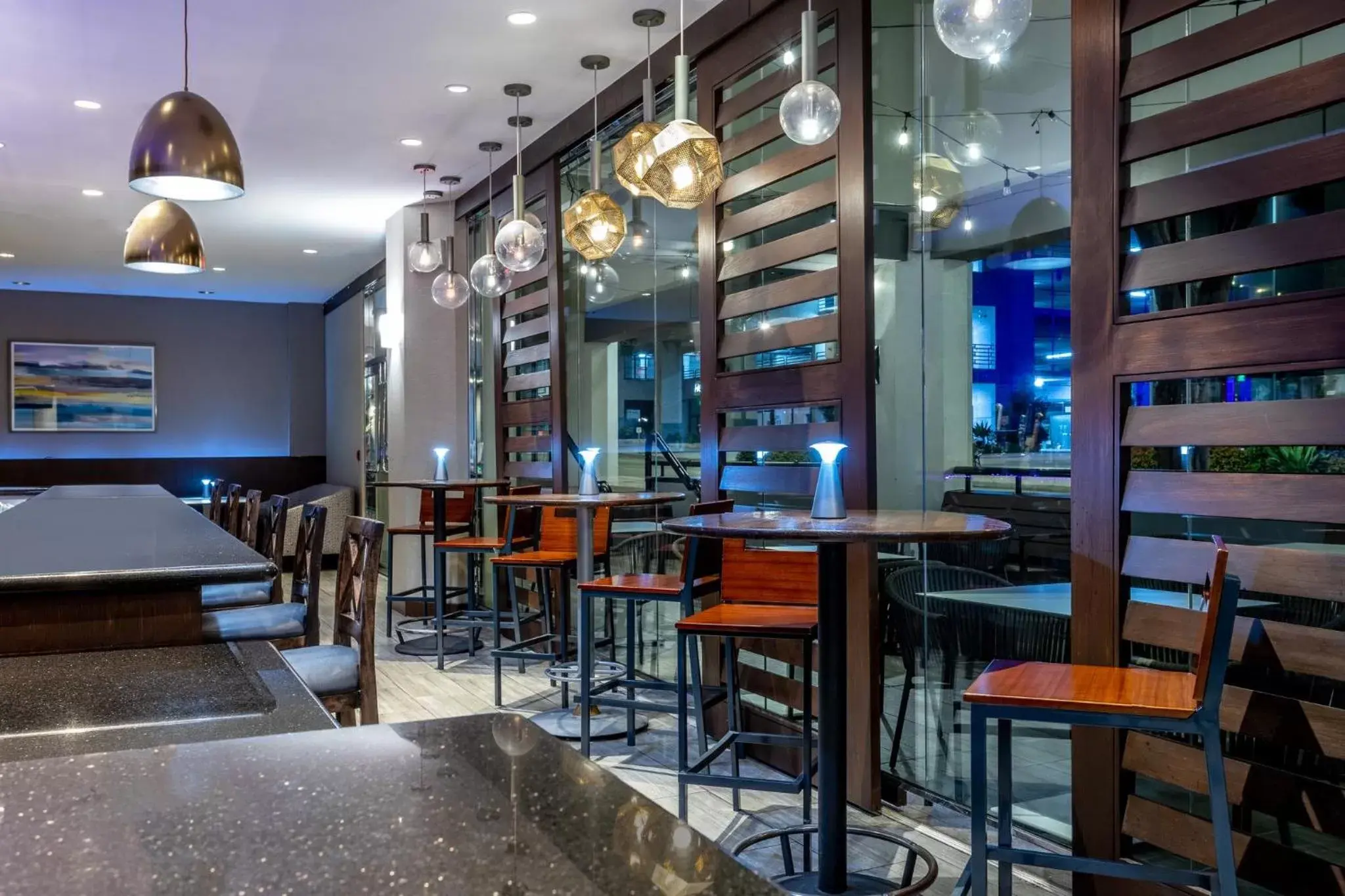 Lounge or bar, Restaurant/Places to Eat in Crowne Plaza Hotel Los Angeles Harbor, an IHG Hotel