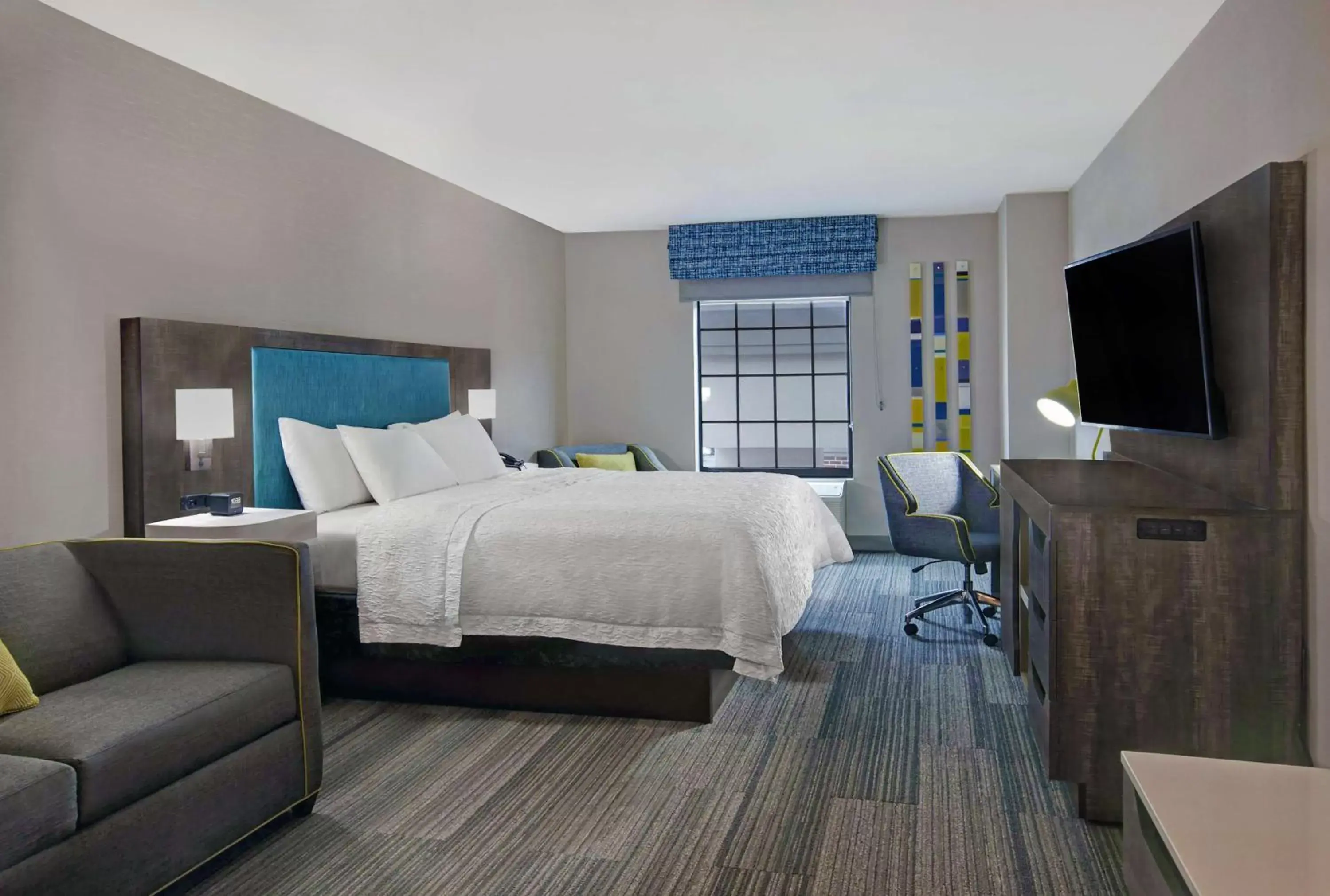 Bedroom, Bed in Hampton Inn Westfield Bedroom, Bed in Hampton Inn Westfield