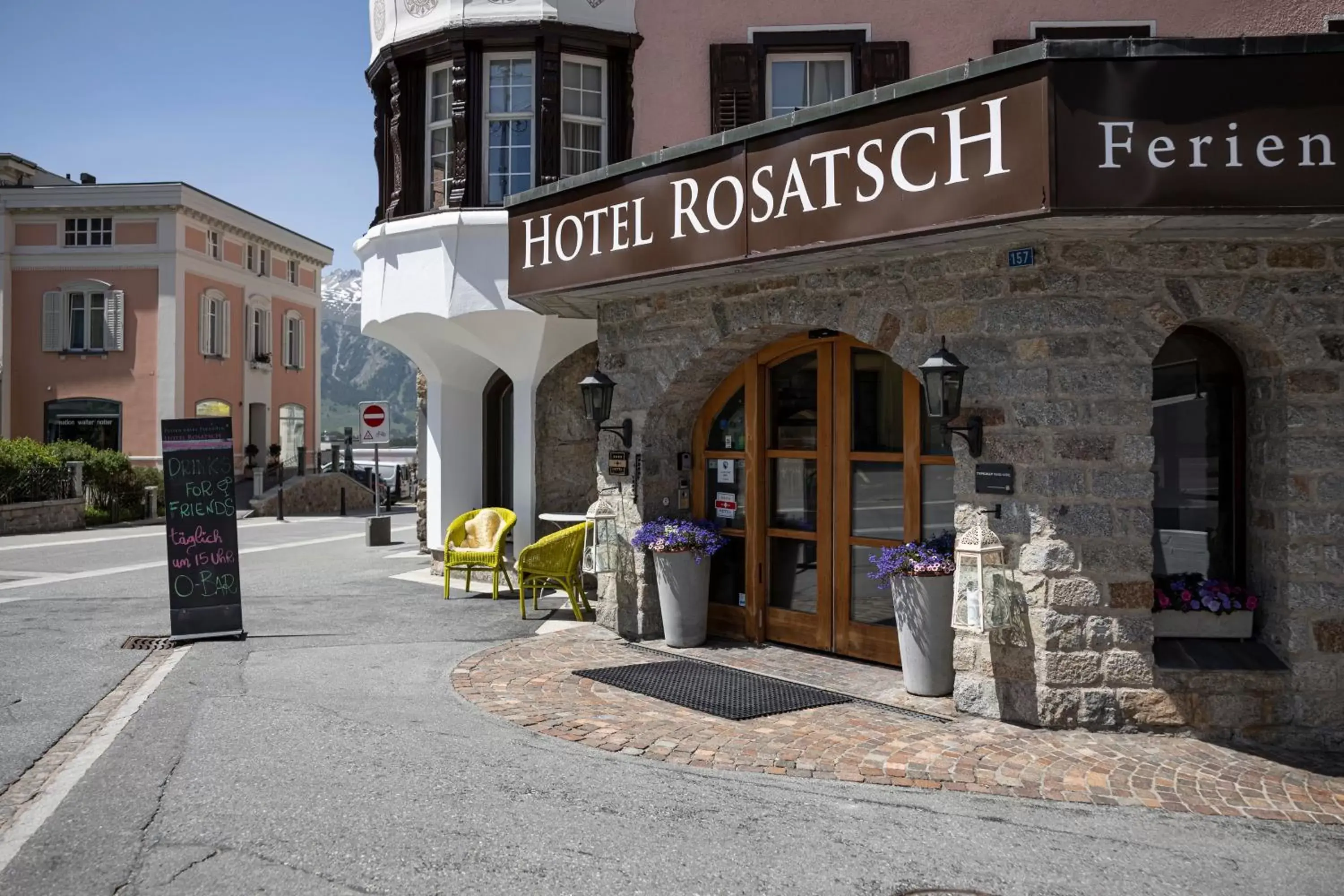 Facade/entrance in Hotel Rosatsch