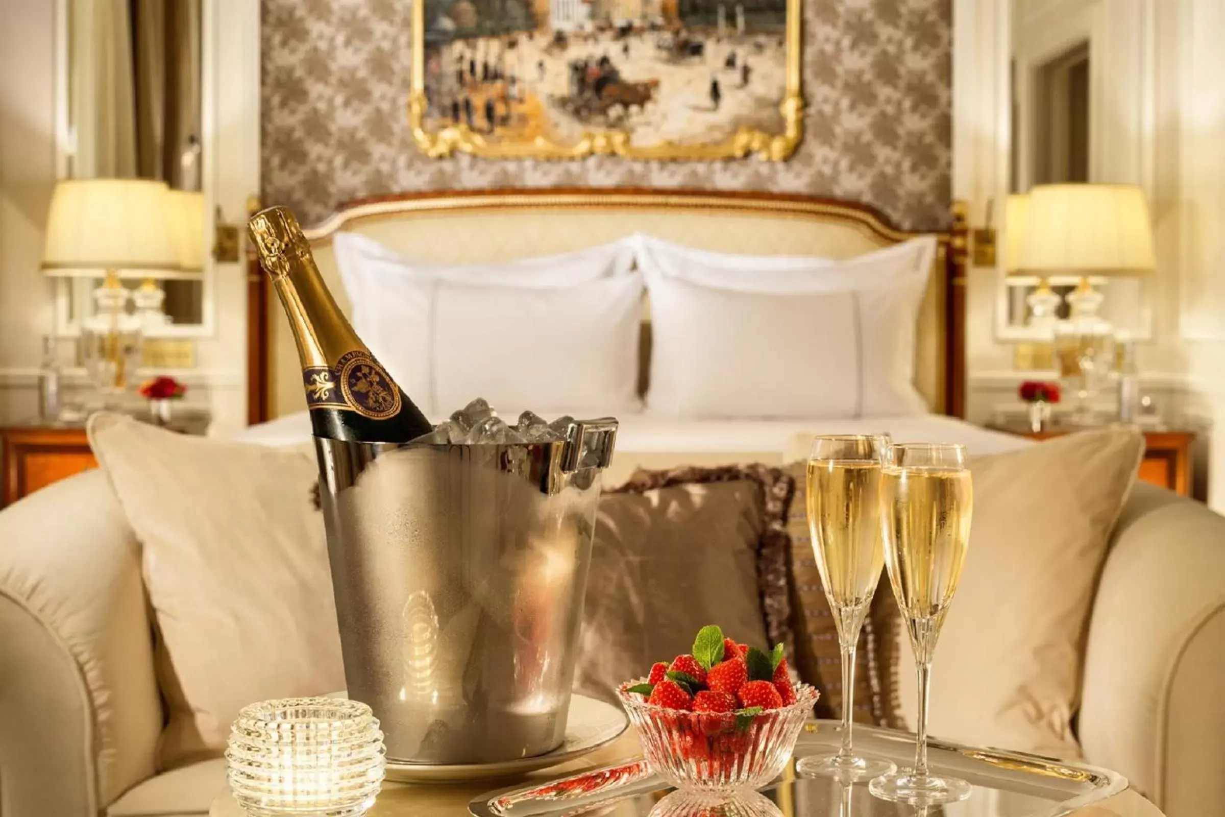 Food and drinks in Hotel Splendide Royal Paris - Relais & Châteaux