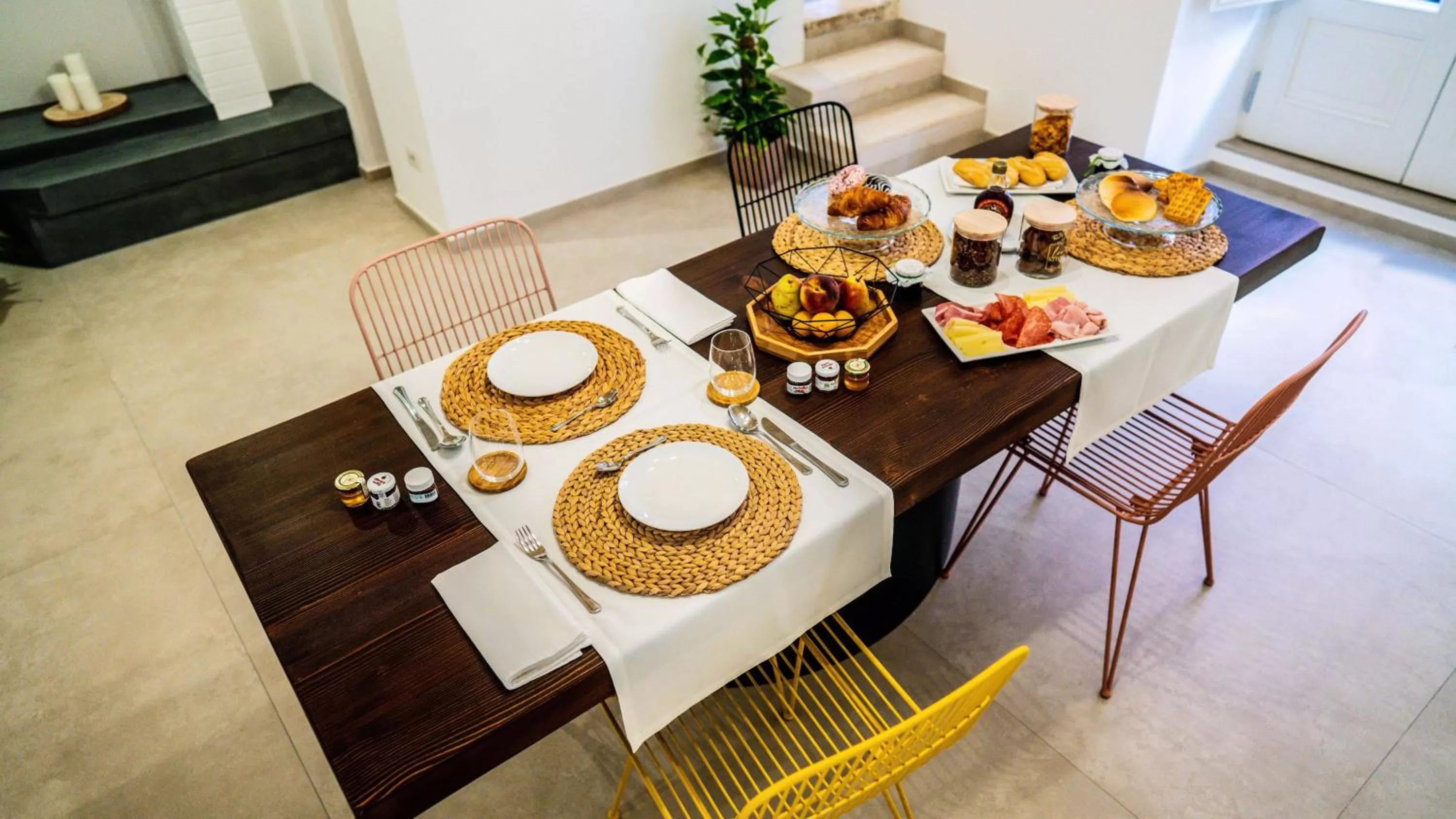 Food and drinks, Dining Area in Casa Minerva - Suite e Relax