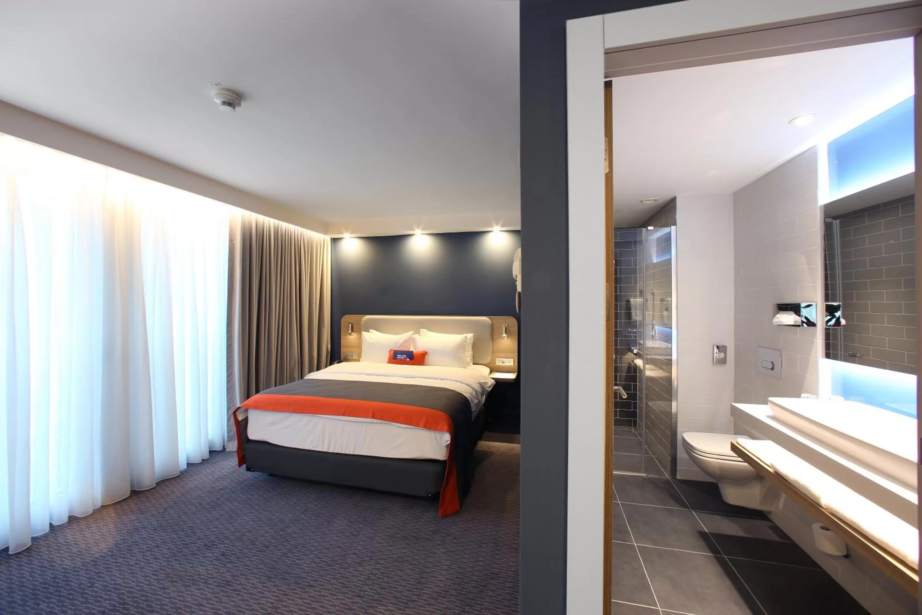 Photo of the whole room, Bed in Holiday Inn Express - Ljubljana by IHG