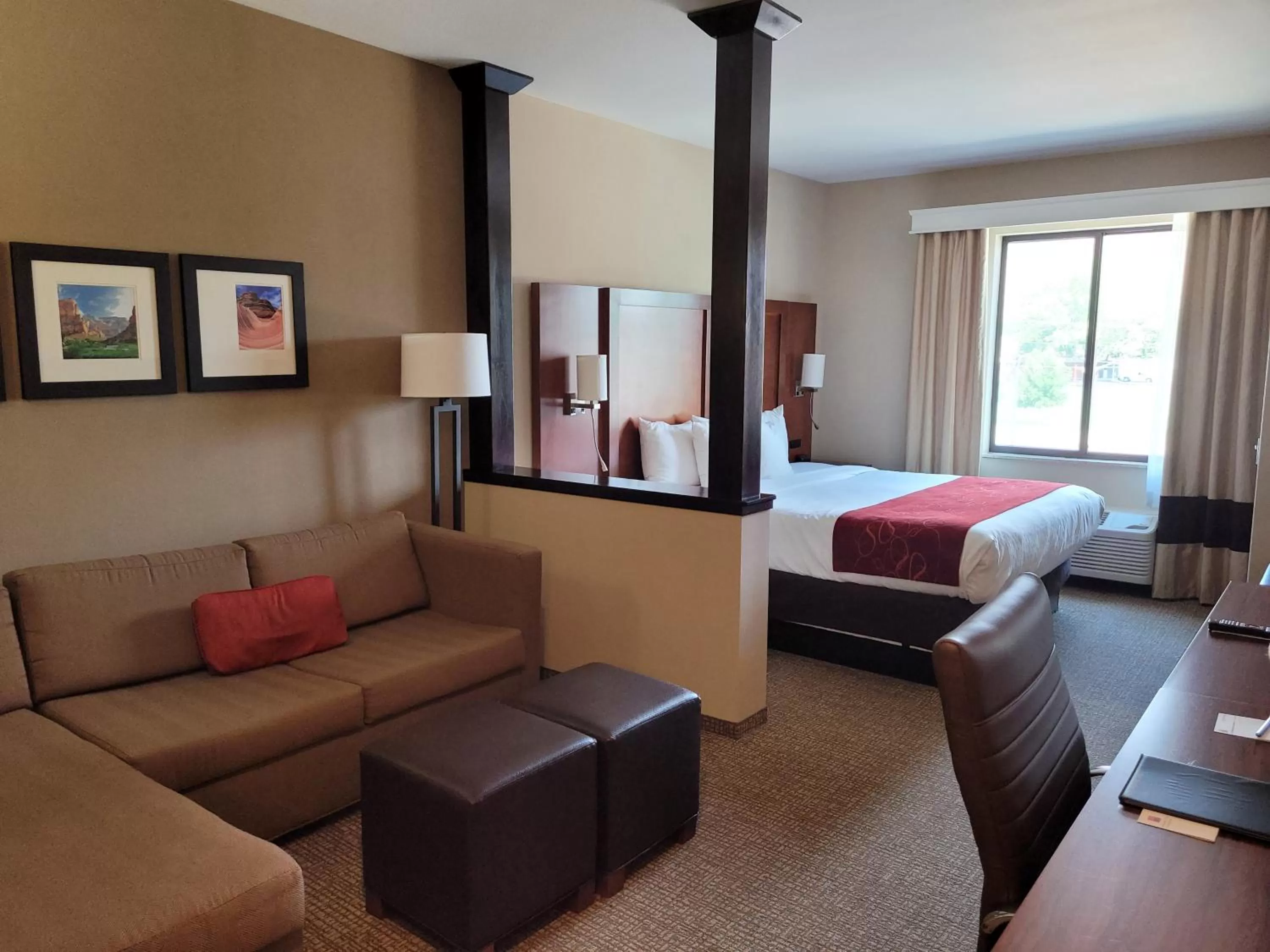 Seating area, Bed in Comfort Suites Kanab National Park Area