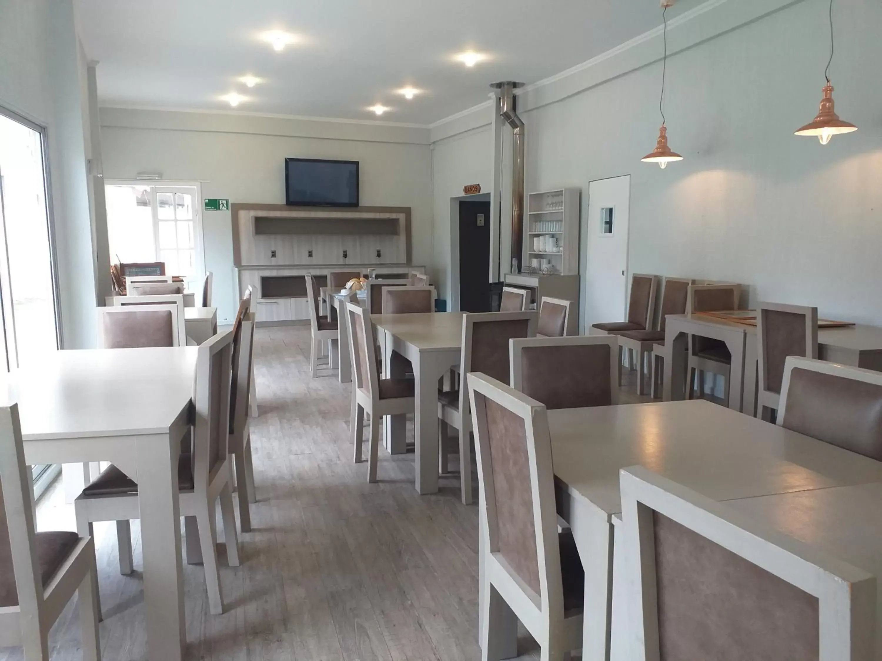Communal lounge/ TV room, Restaurant/Places to Eat in Hotel Palmas de La Serena