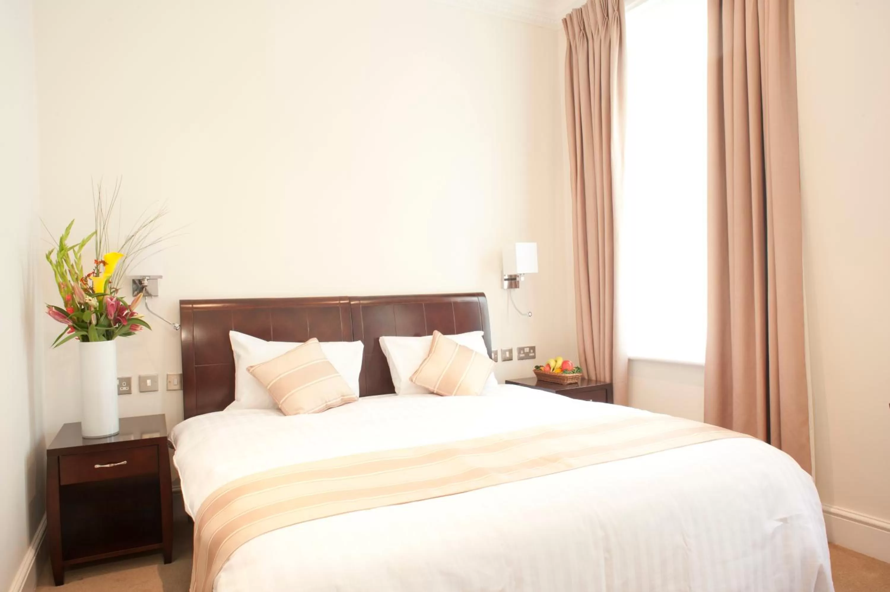 Bed in The Villa Kensington