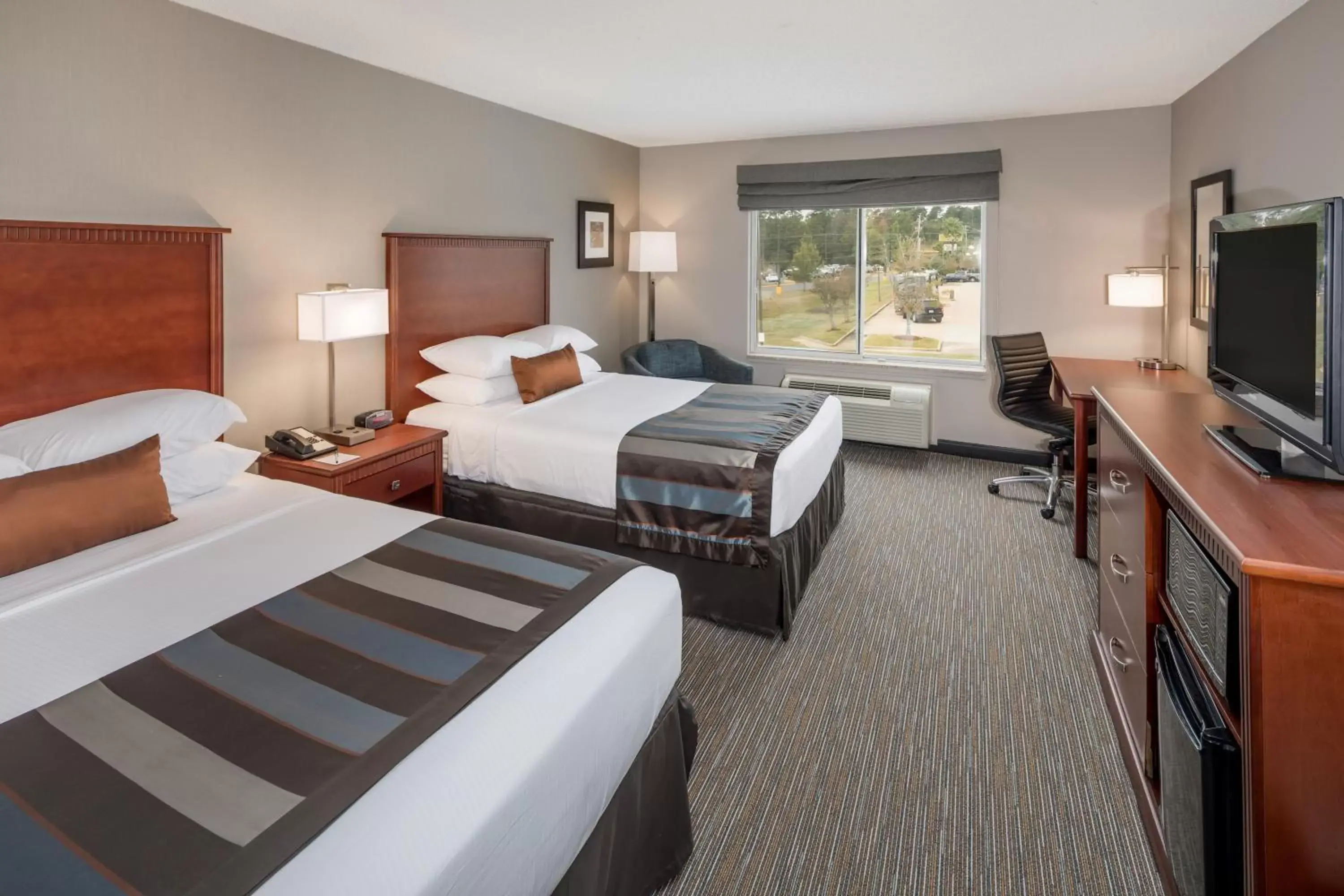 Bed in Wingate by Wyndham Shreveport Airport