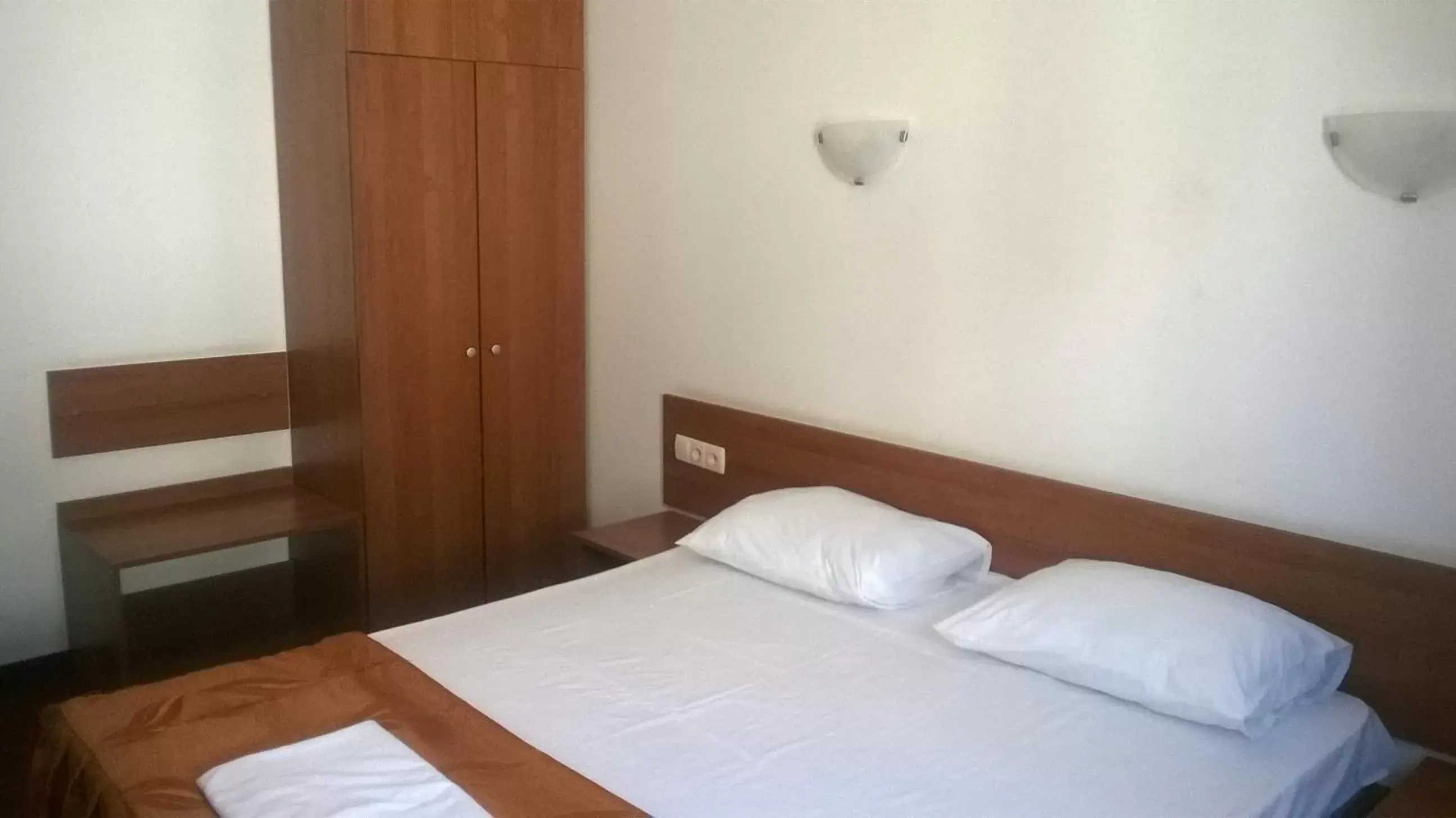 Bed in Slavyanska Beseda Hotel