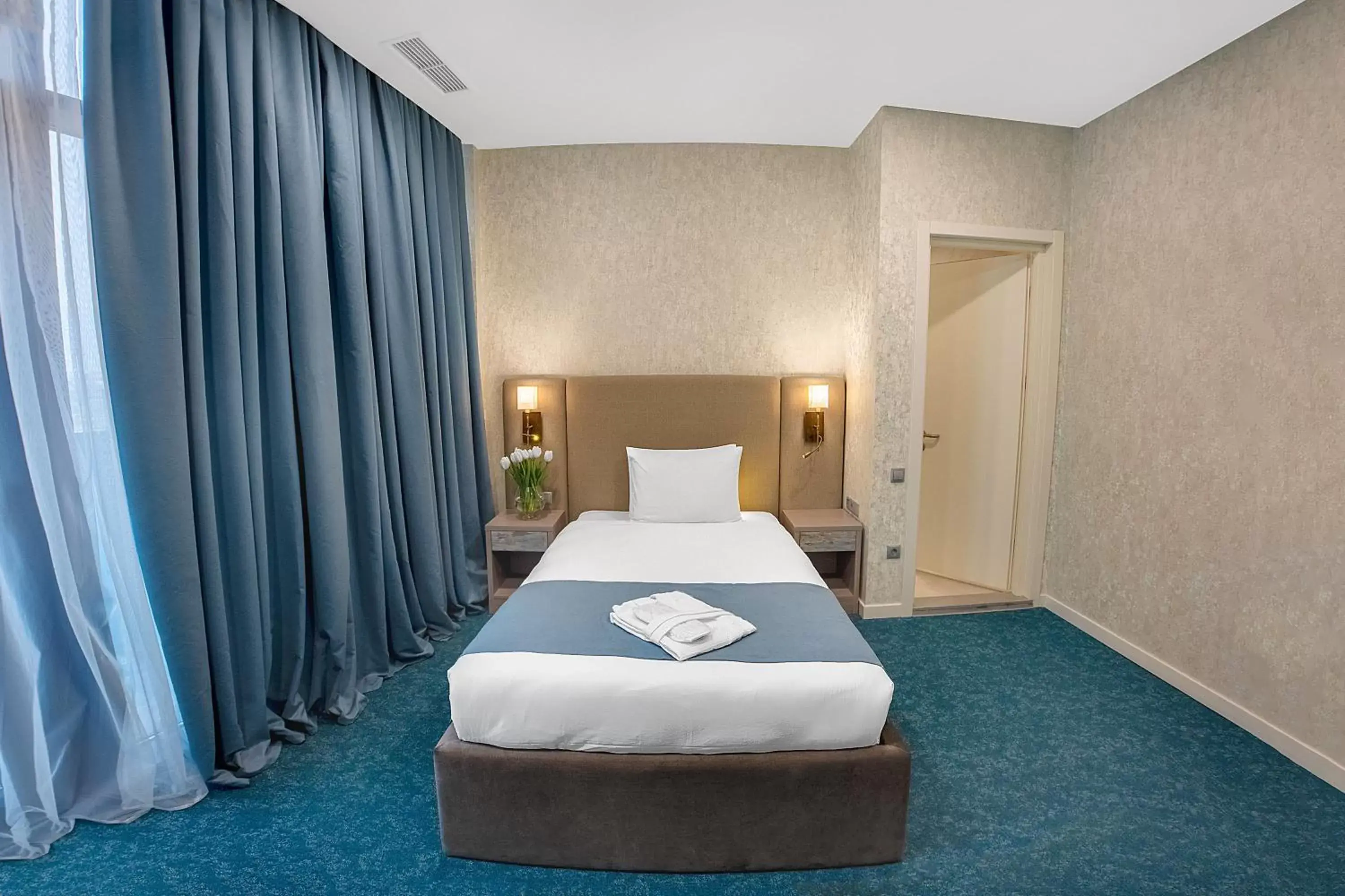 Bedroom, Bed in Meta Business Hotel By King David Bedroom, Bed in Meta Business Hotel By King David