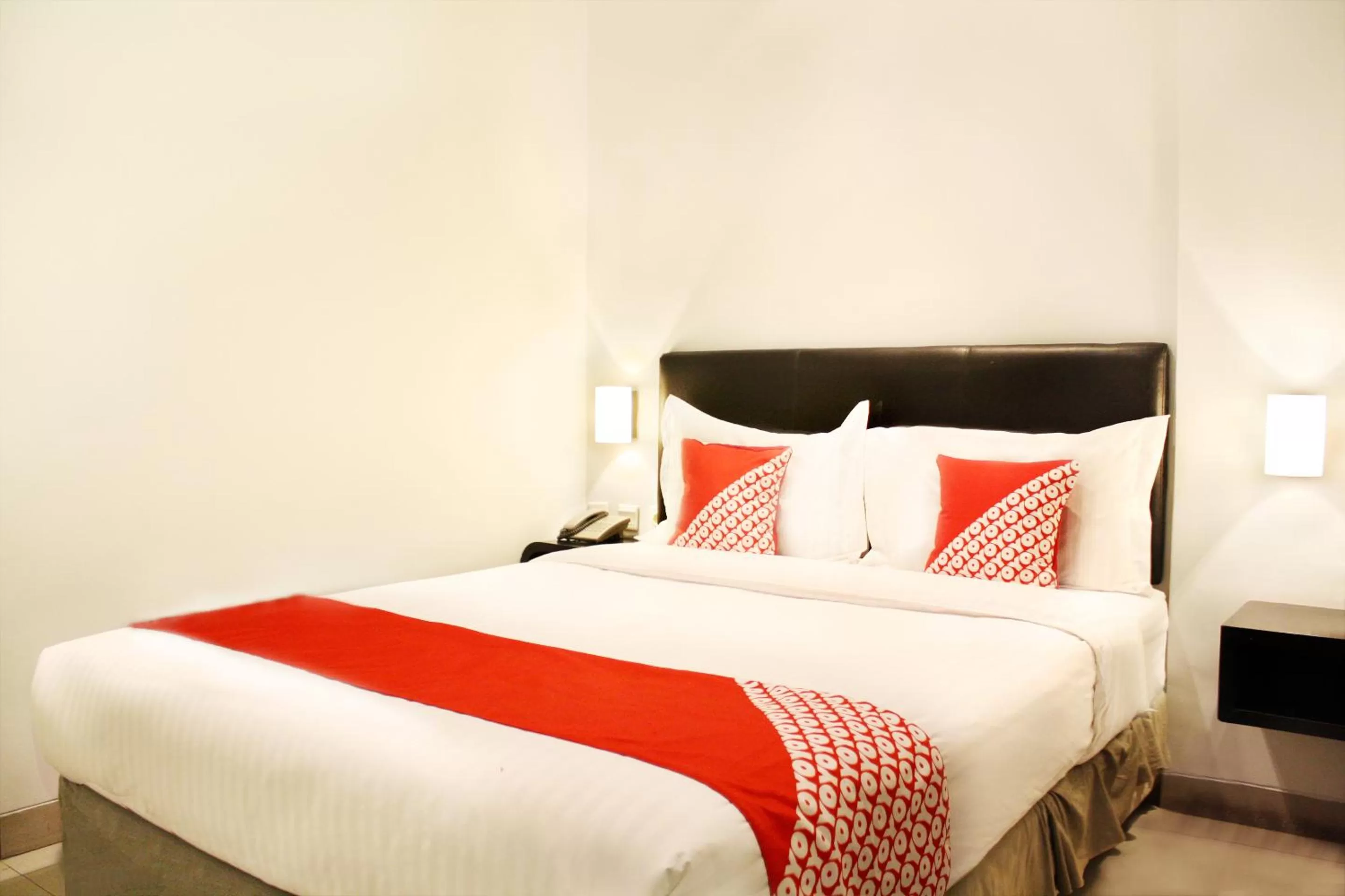 Deluxe Double Room in Collection O Manggis Inn