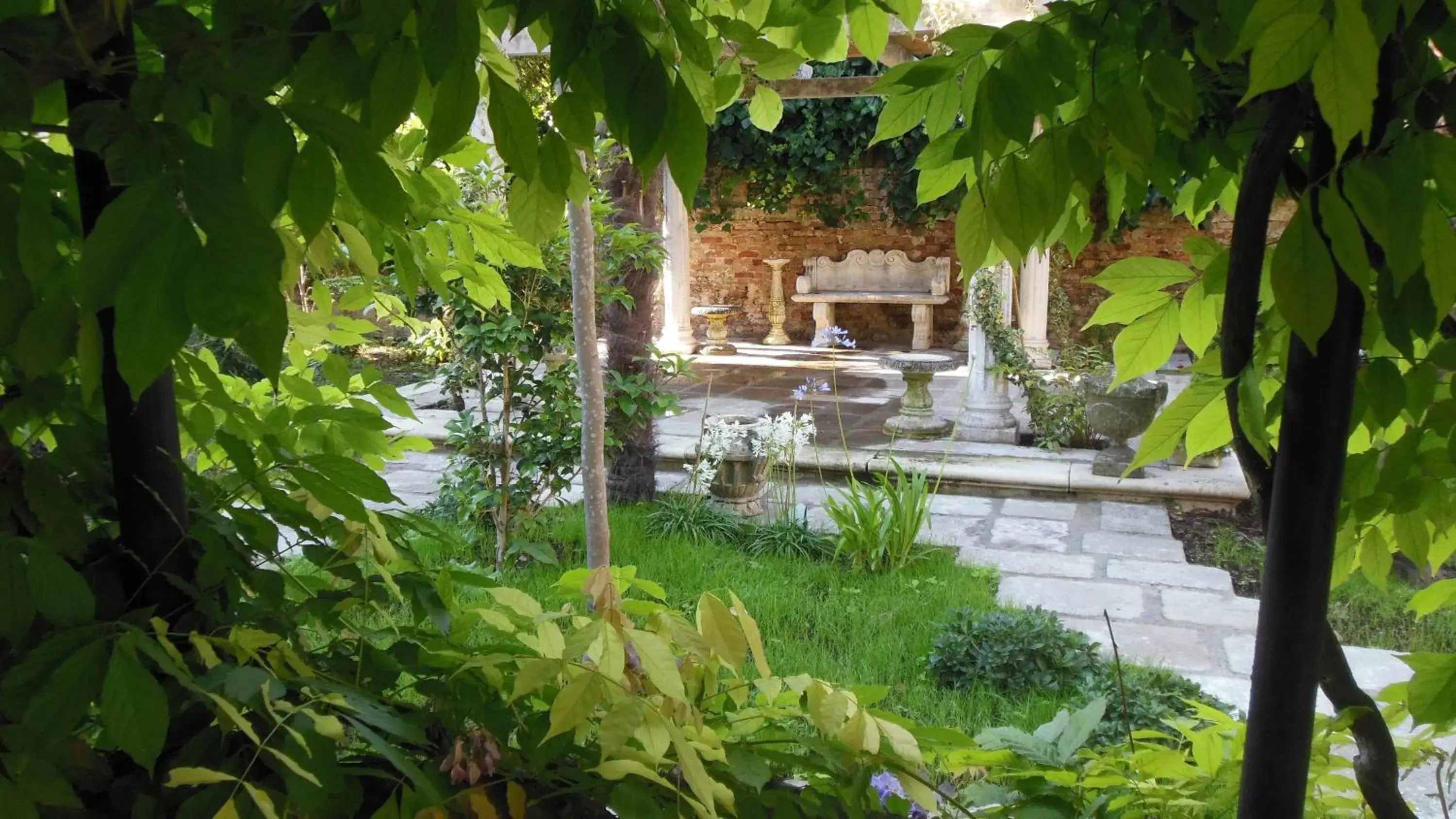 Garden in Hotel Sant'Antonin