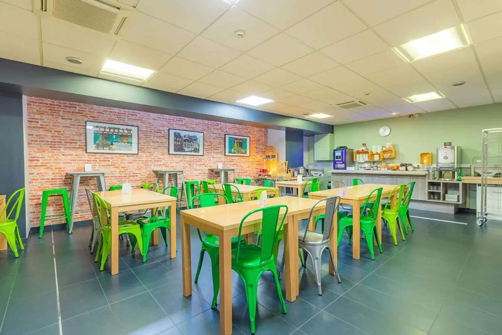 Breakfast in Appart'City Confort Strasbourg Centre Breakfast in Appart'City Confort Strasbourg Centre