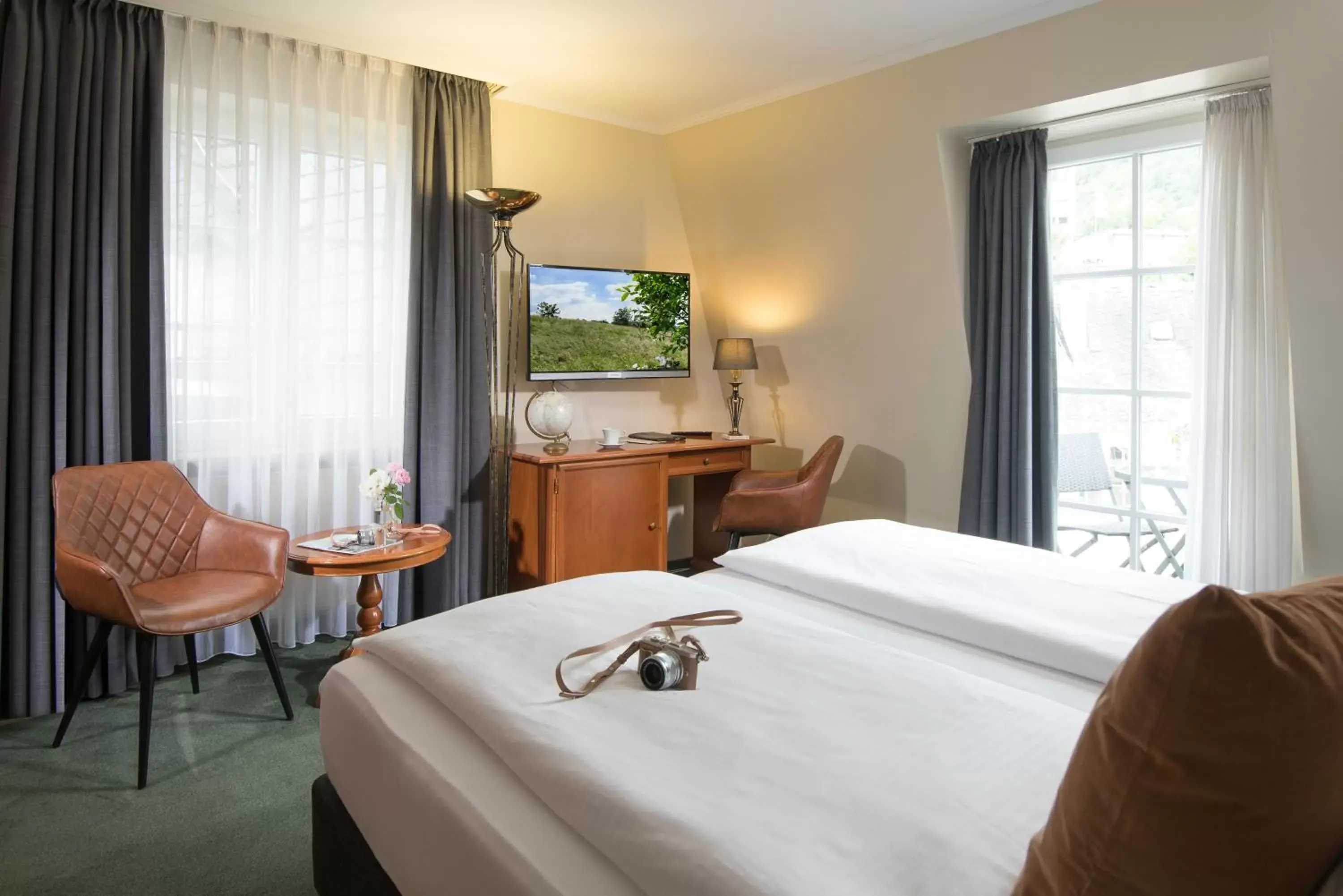 Classic Double Room with City View and Balcony in Hotel Germania Classic Double Room with City View and Balcony in Hotel Germania