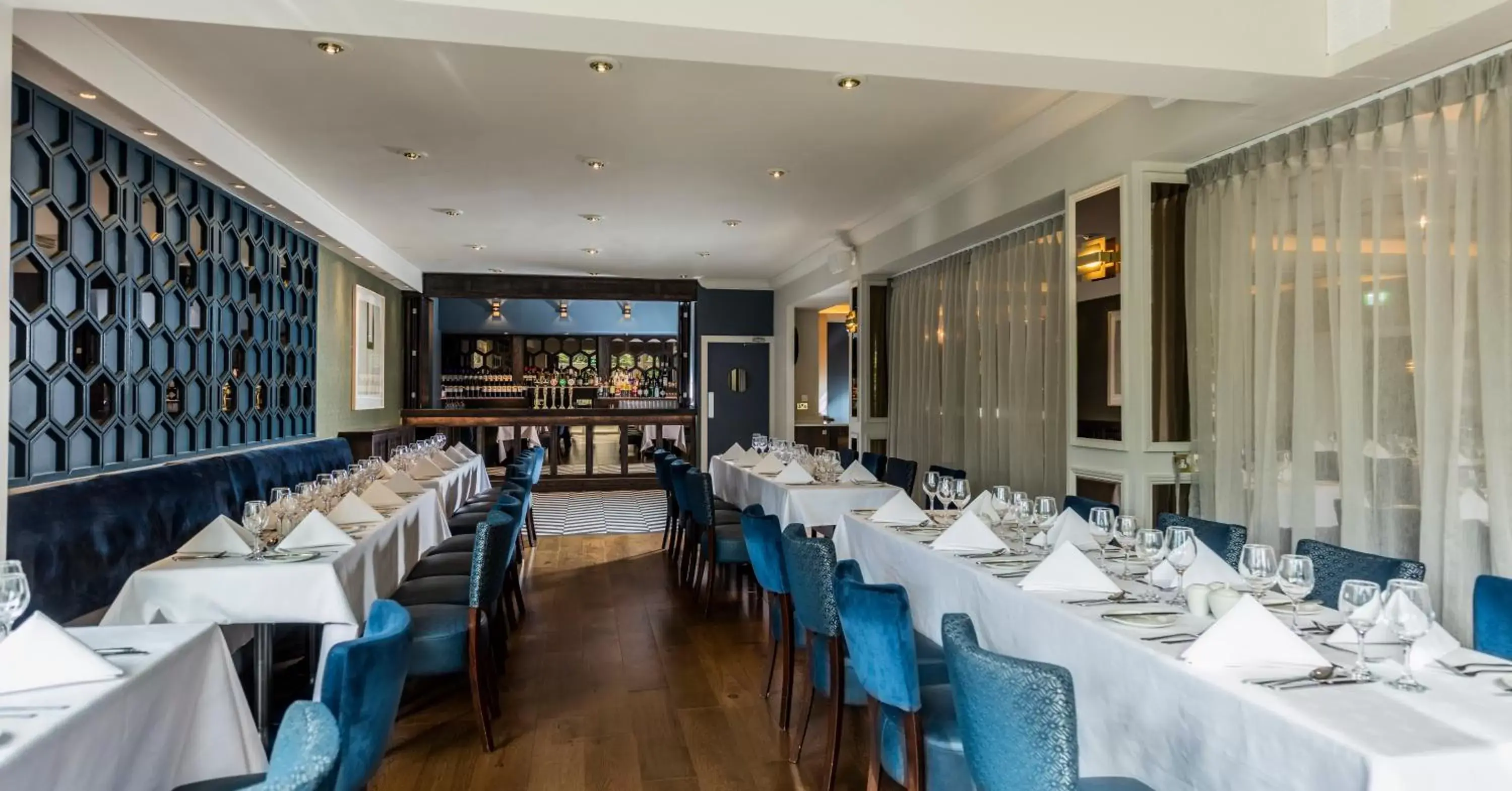 Restaurant/Places to Eat in Sandymount Hotel