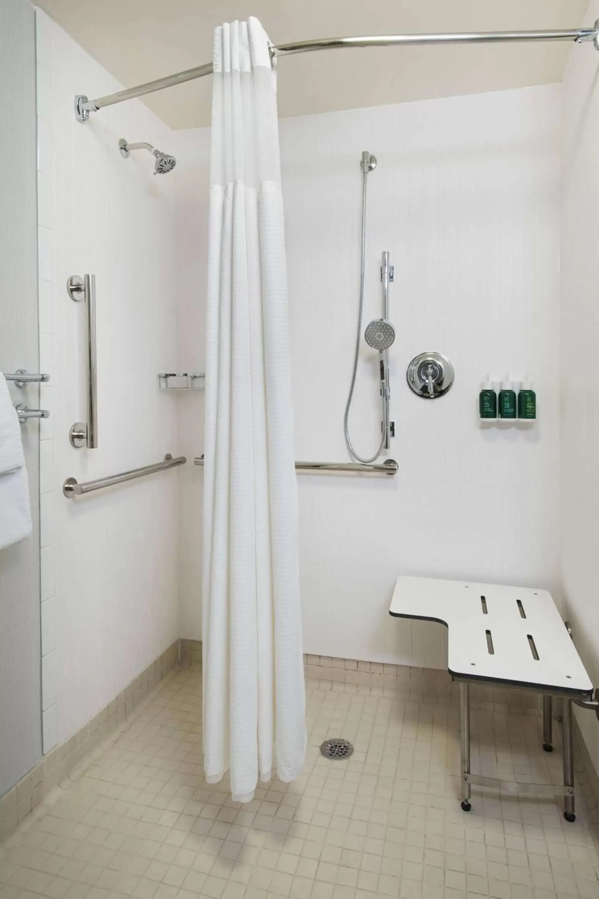Mobility/Hearing Accessible Guestroom Two Queens Roll-In Shower in Sonesta Select Las Vegas Summerlin