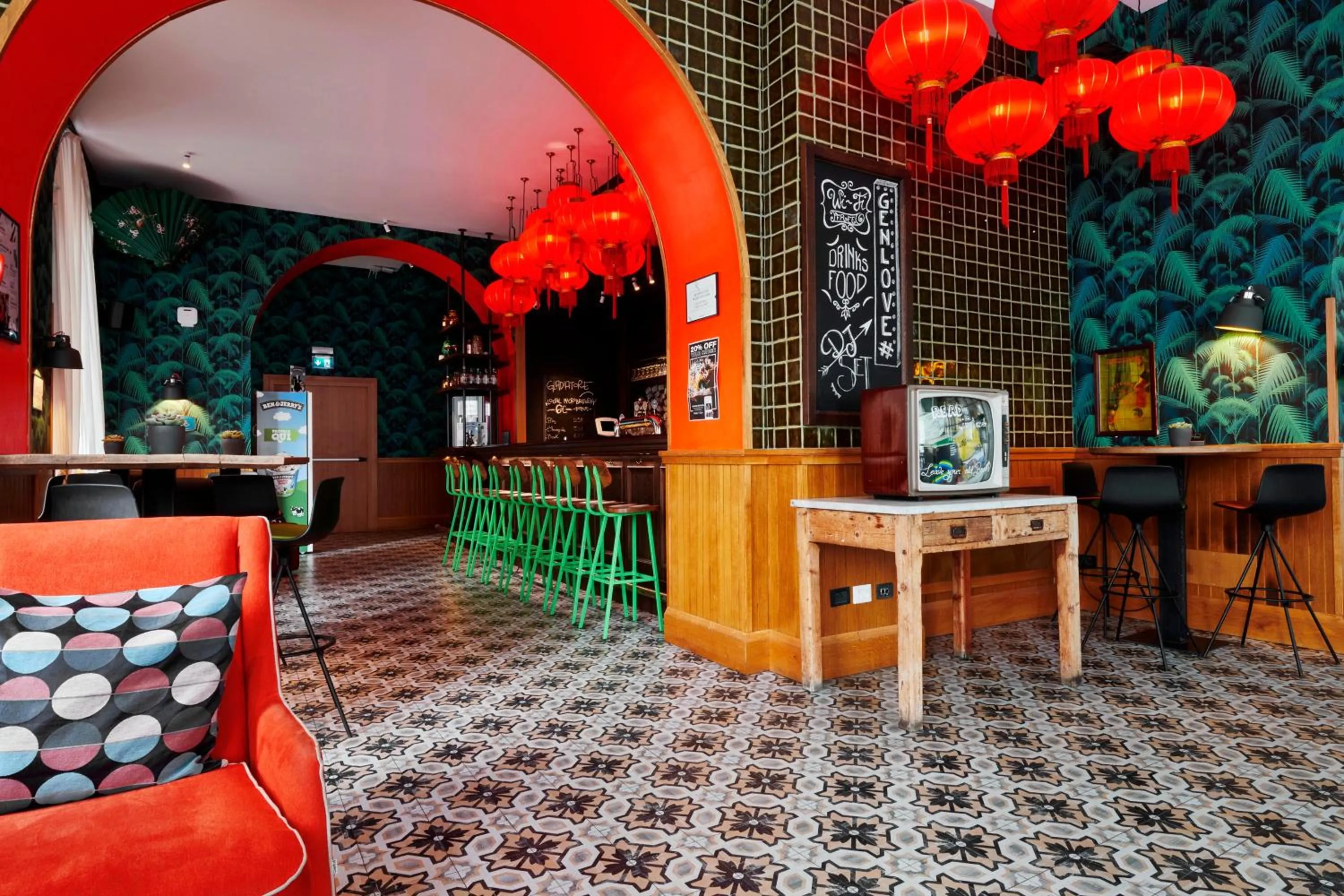 Restaurant/places to eat in Generator Rome