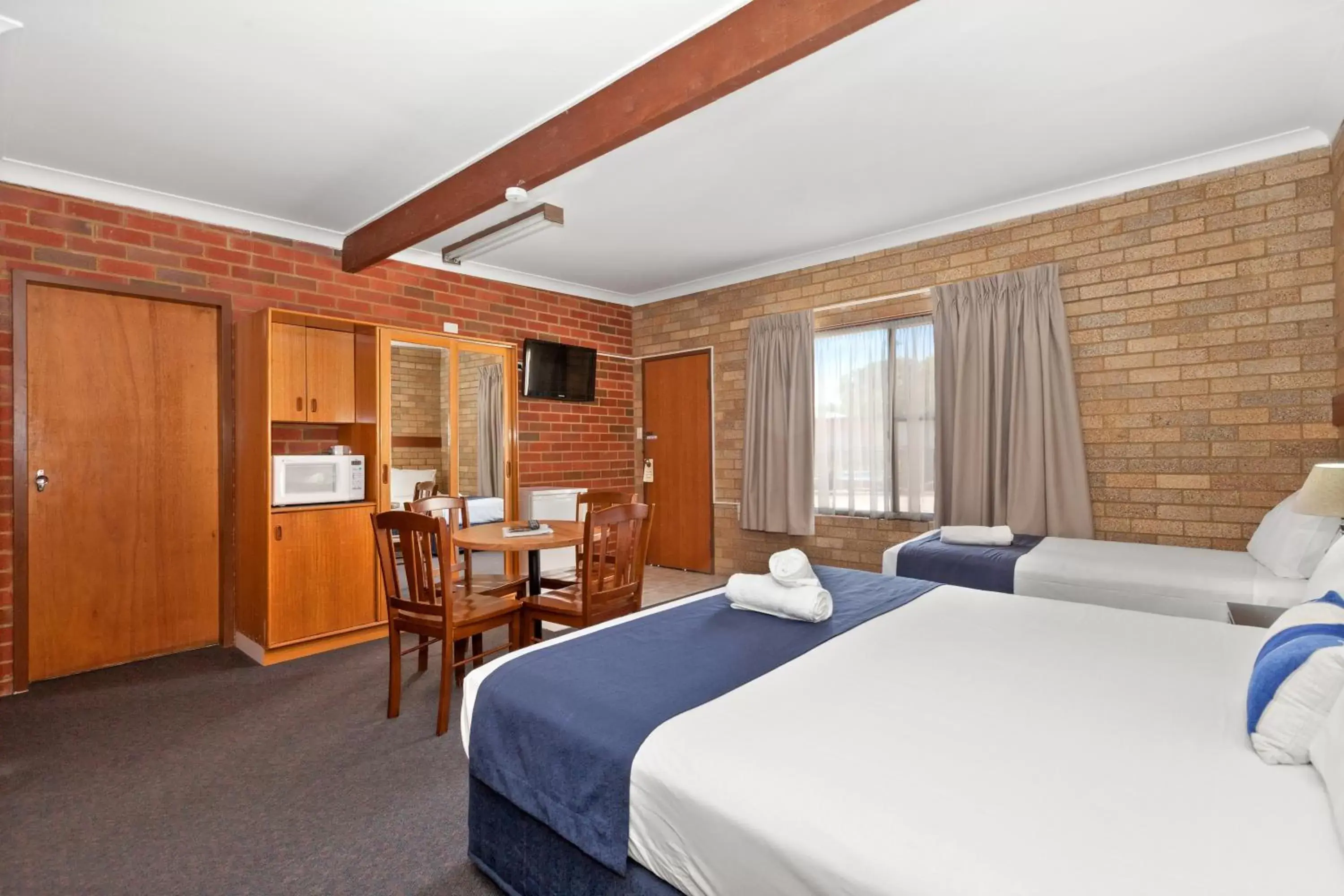 Photo of the whole room in Gulgong Motel