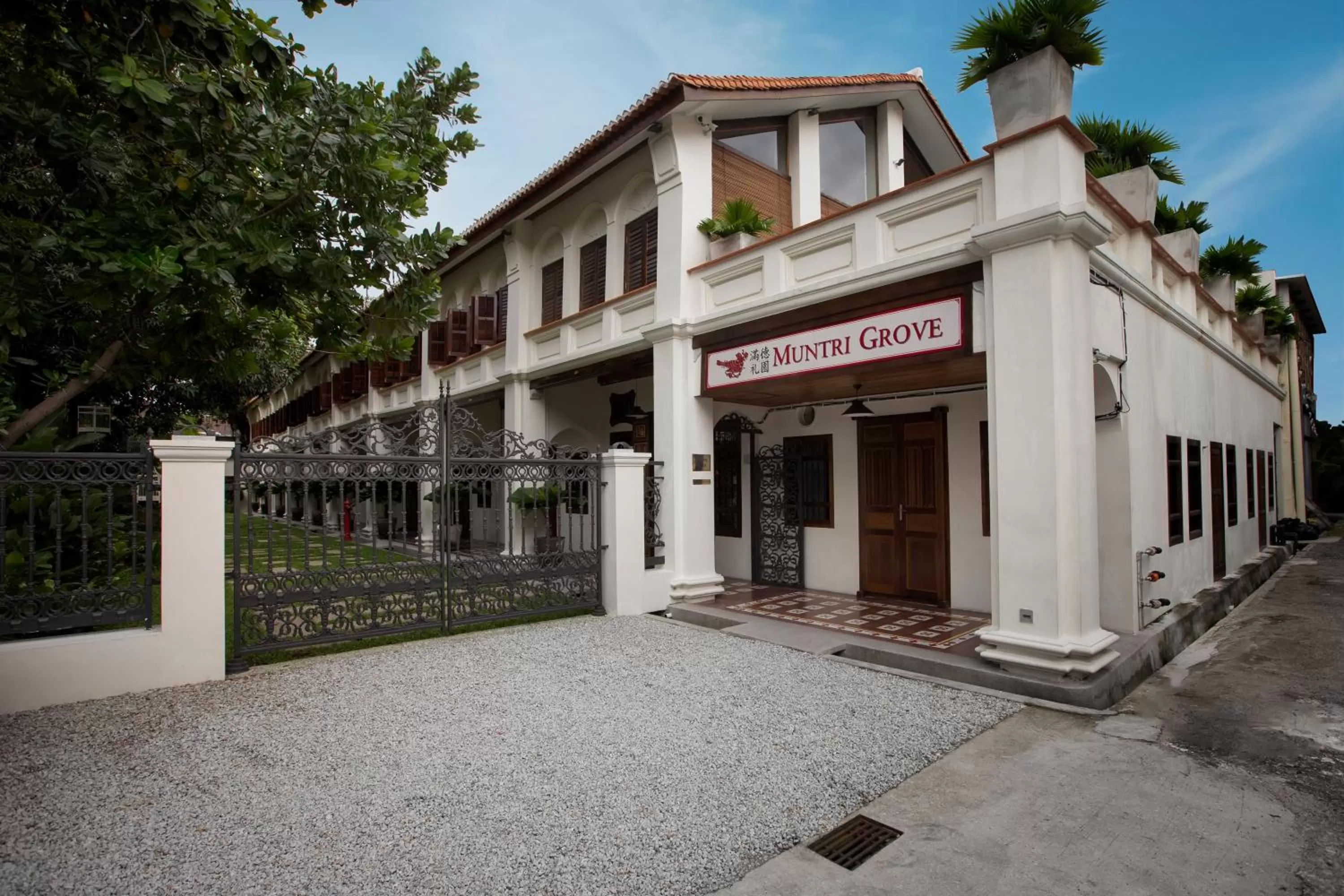 Property building in Muntri Grove