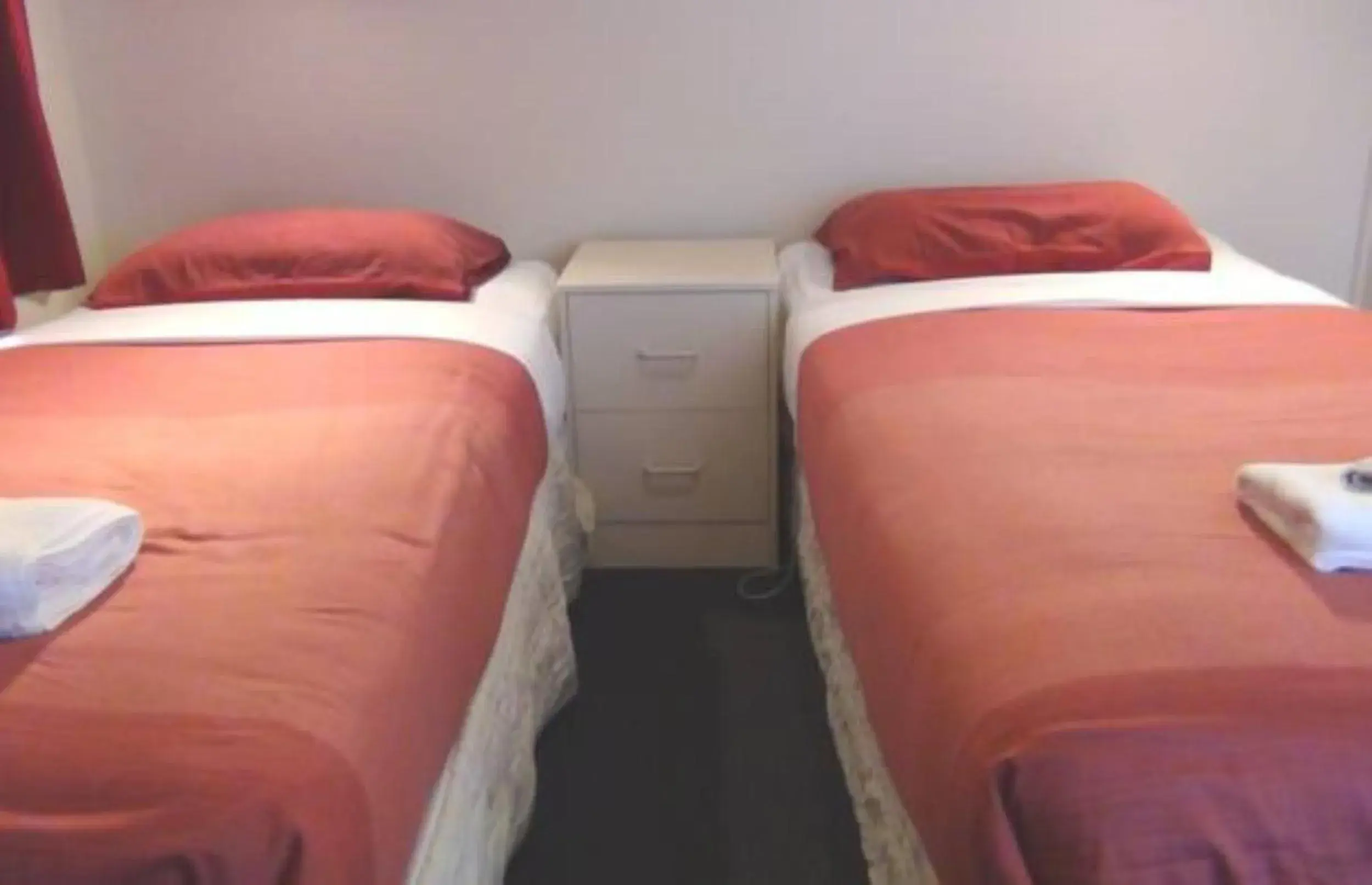 Bed in AAA Northlands Motel