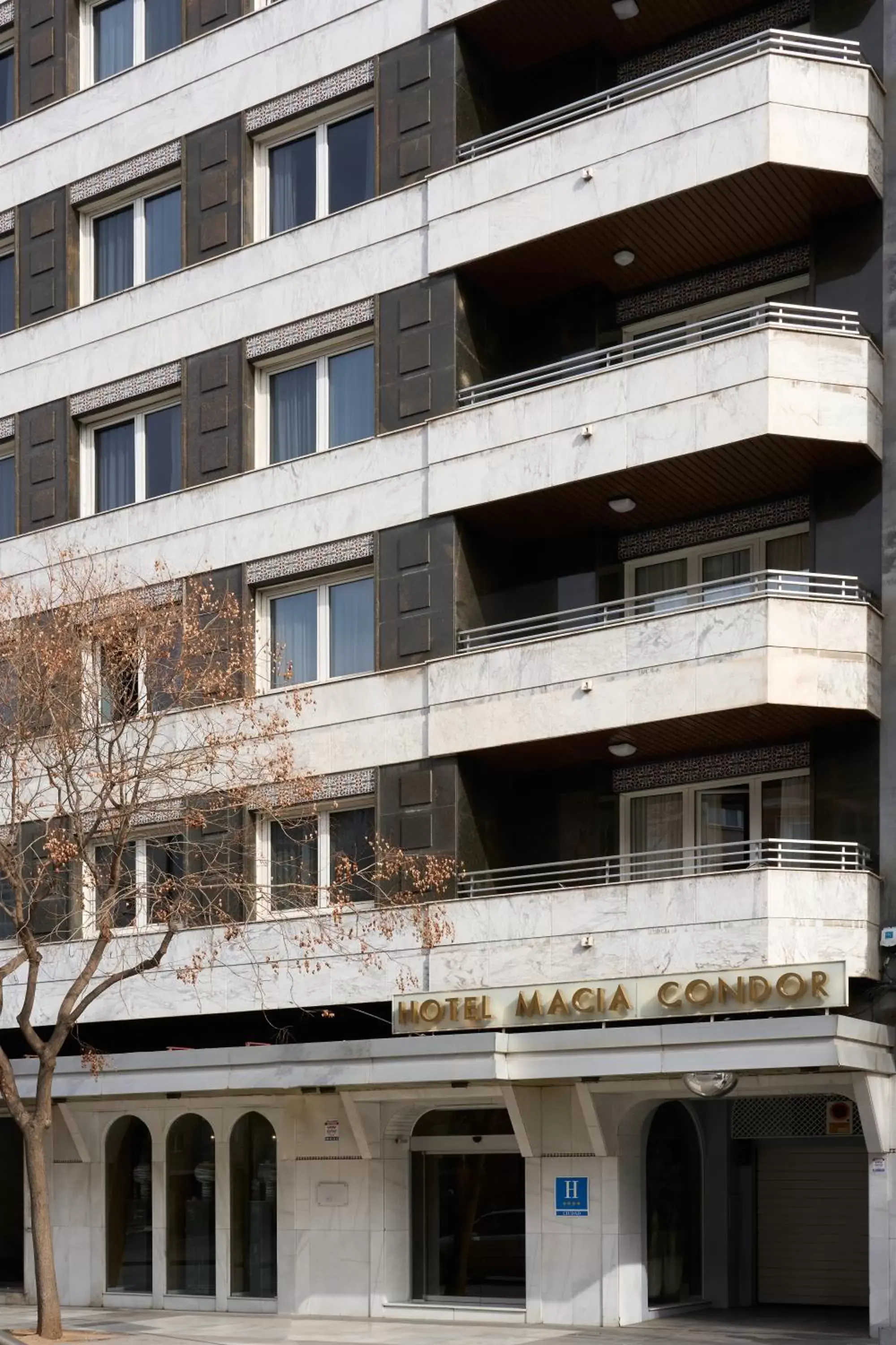 Facade/entrance, Property Building in Hotel Macià Cóndor