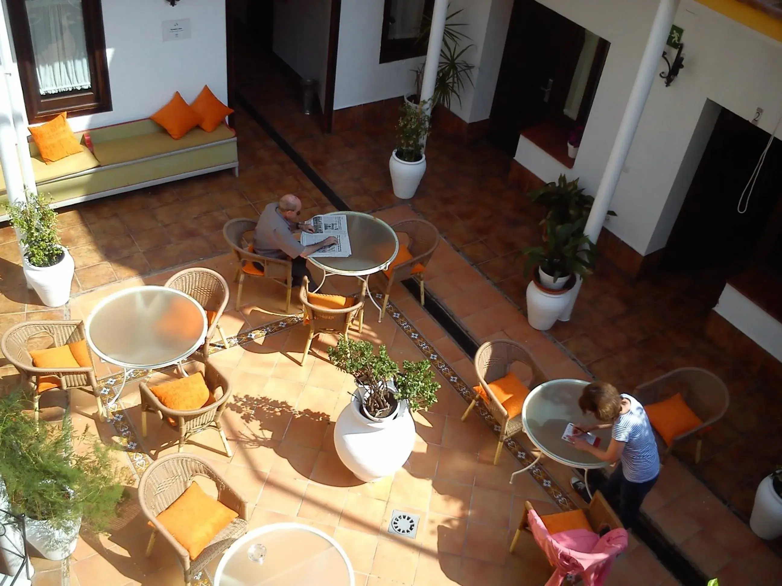 Patio, Restaurant/Places to Eat in Casa de los Naranjos