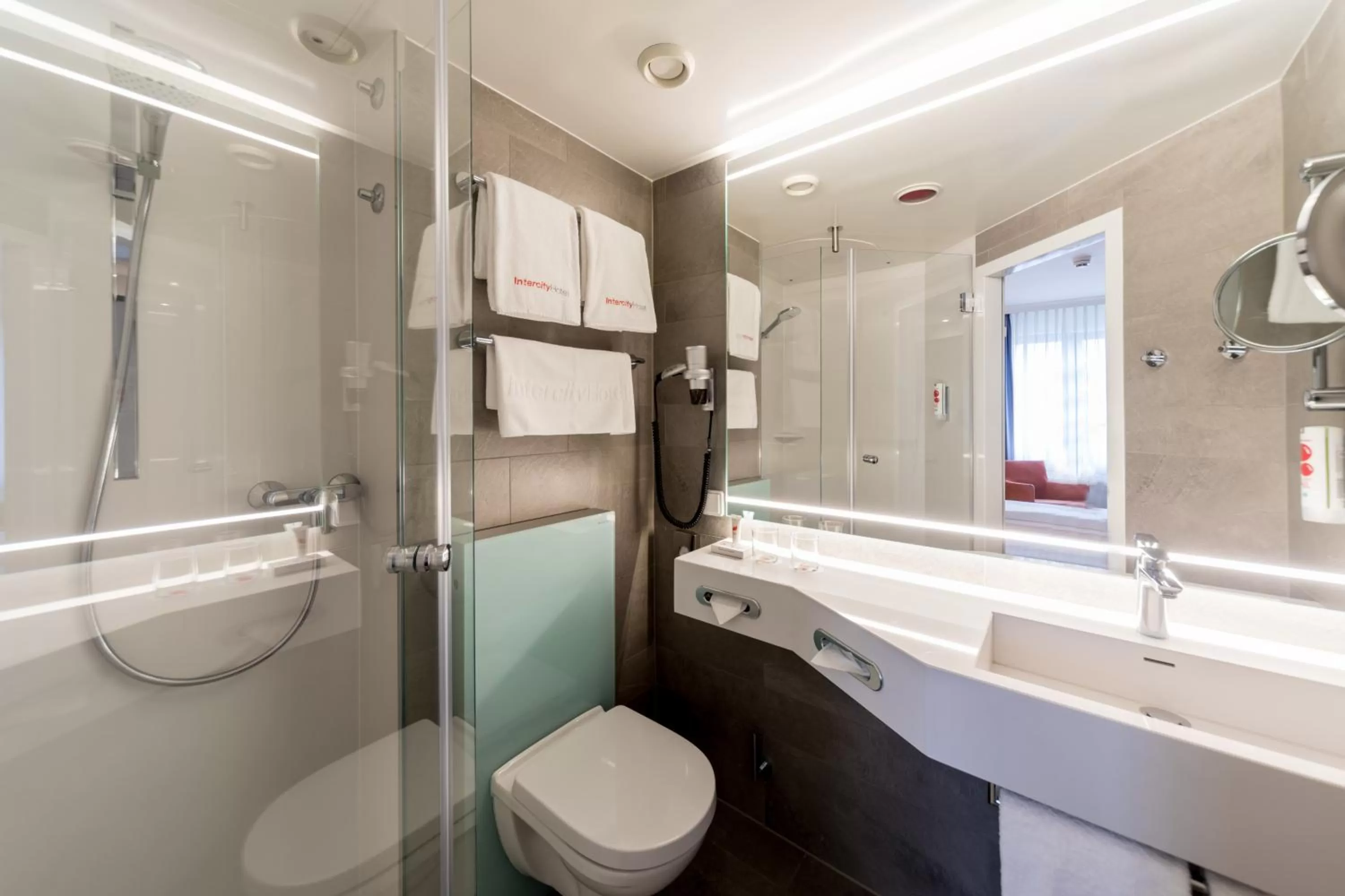 Business Double Room - single occupancy in IntercityHotel Magdeburg