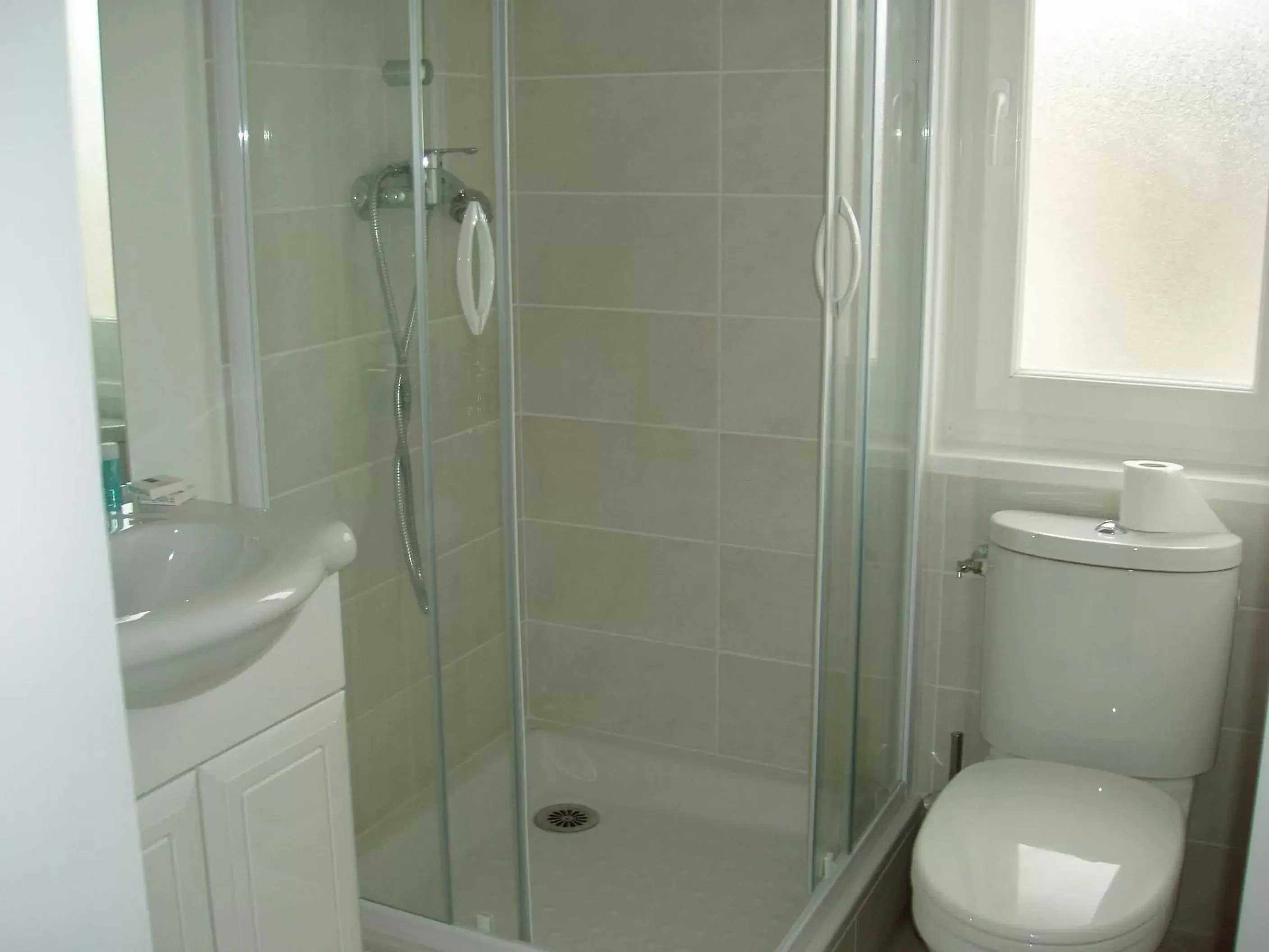 Bathroom in Hôtel La Cote d'Argent