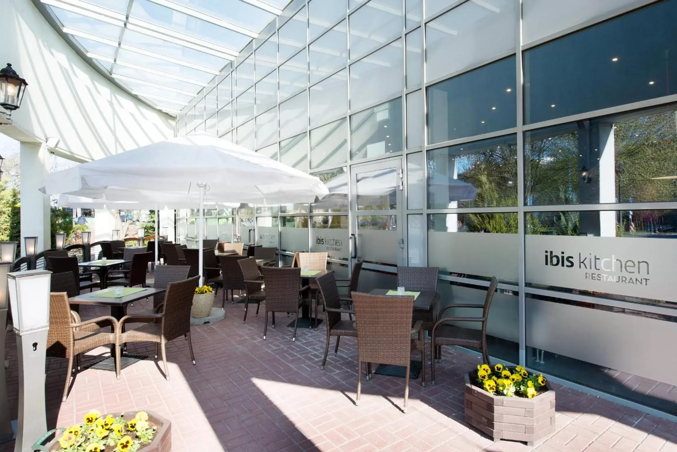 Balcony/Terrace, Restaurant/Places to Eat in Ibis Poznan Stare Miasto