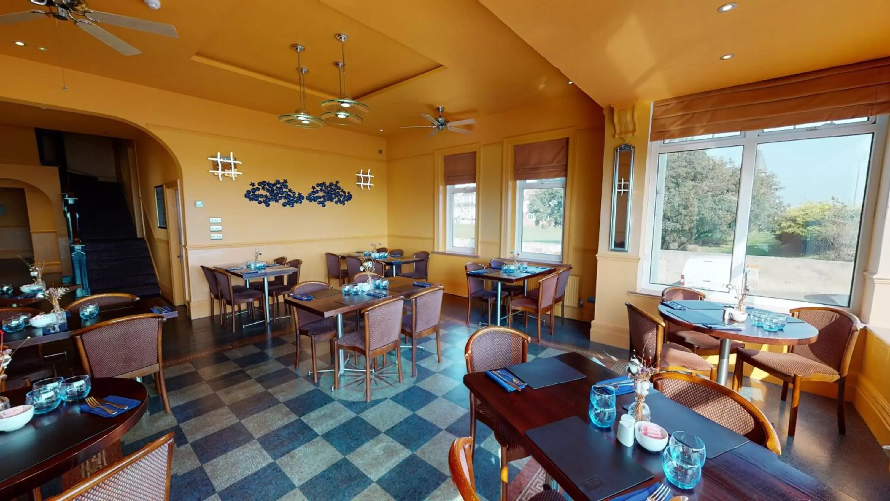 Dining area, Restaurant/Places to Eat in Marine Lodge