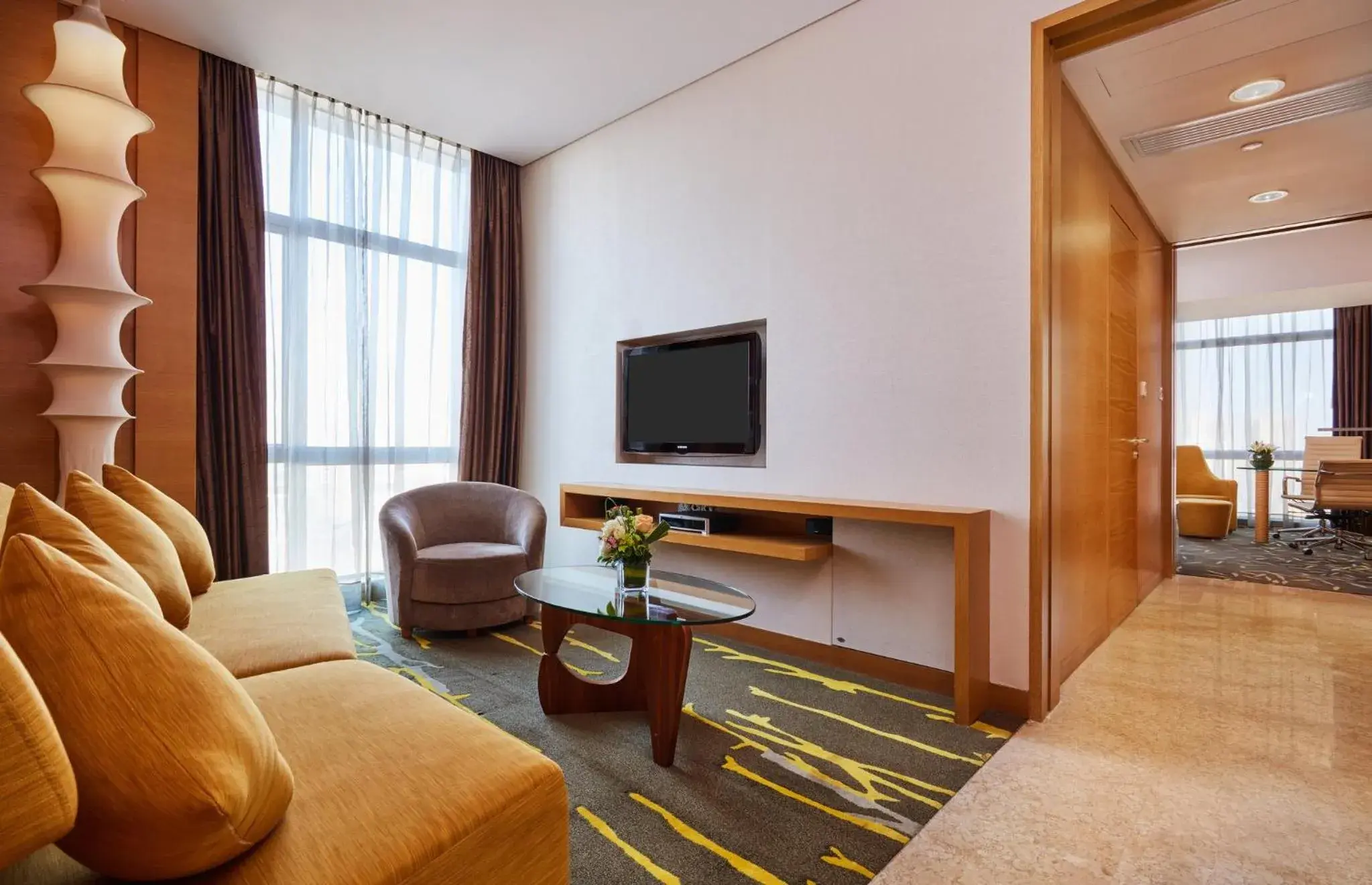 Photo of the whole room, Seating Area in Crowne Plaza Zhongshan Wing On City, an IHG Hotel