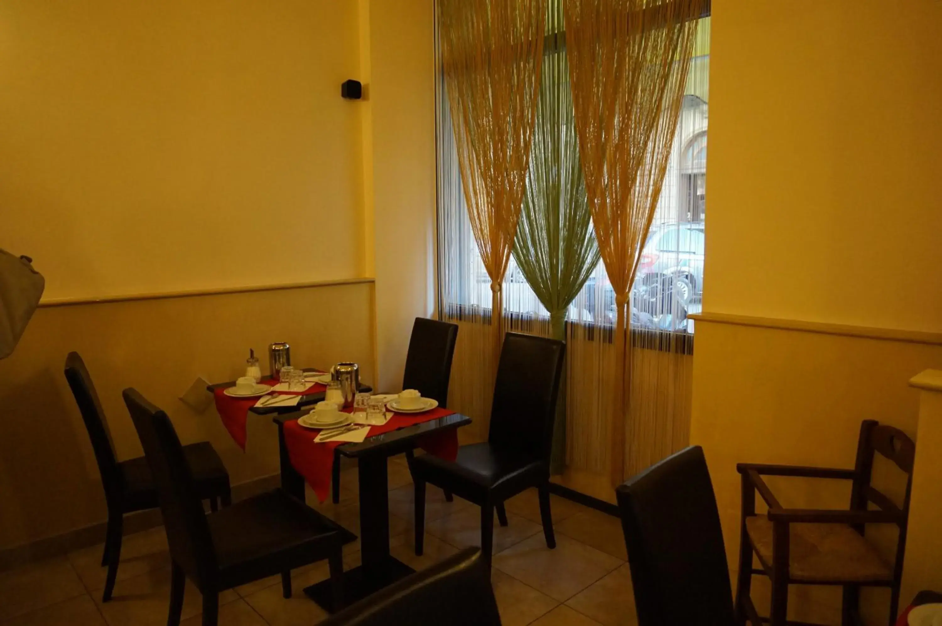 Restaurant/places to eat in Hotel Maryelen Restaurant/places to eat in Hotel Maryelen