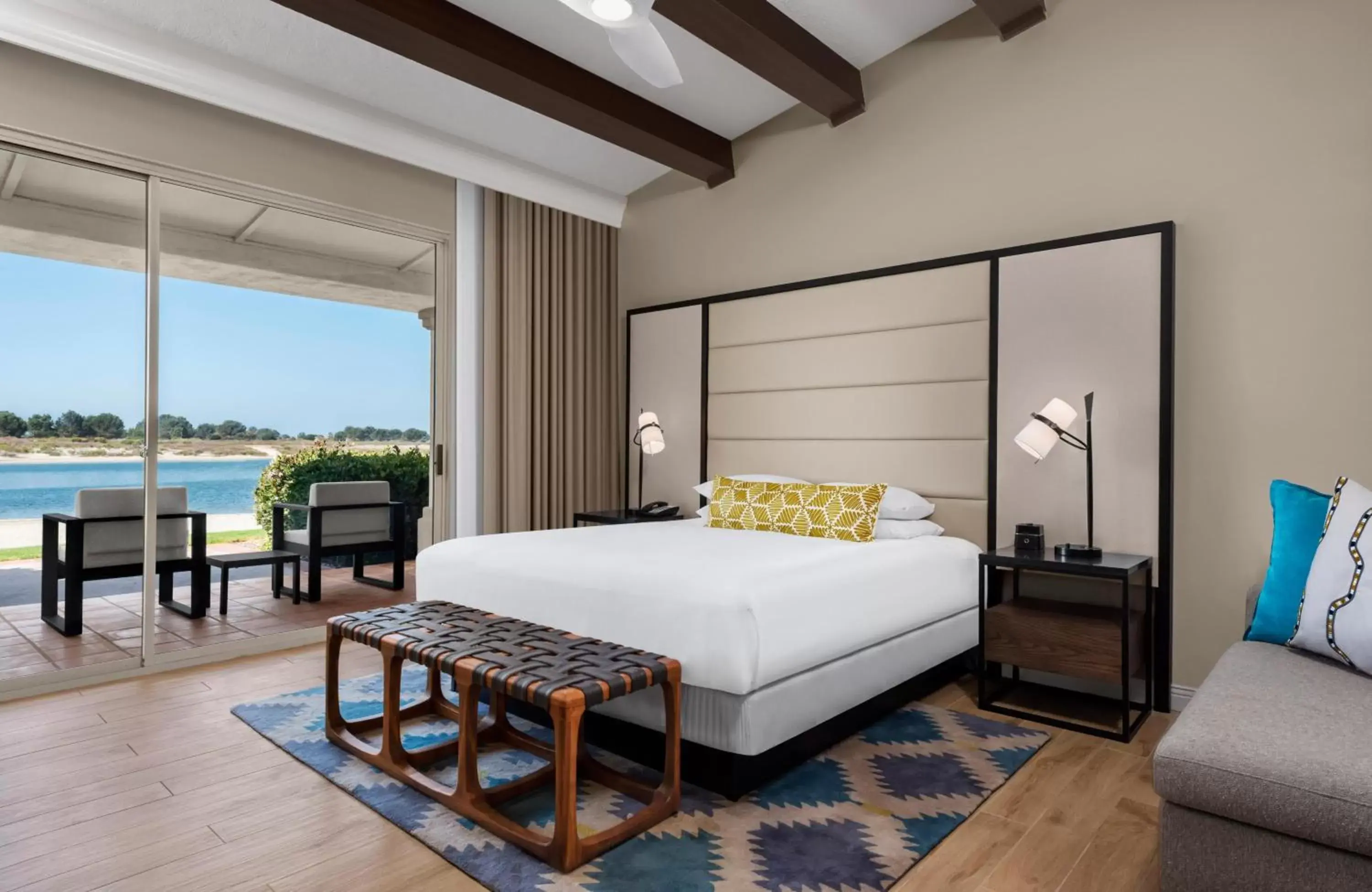 Bedroom, Bed in San Diego Mission Bay Resort