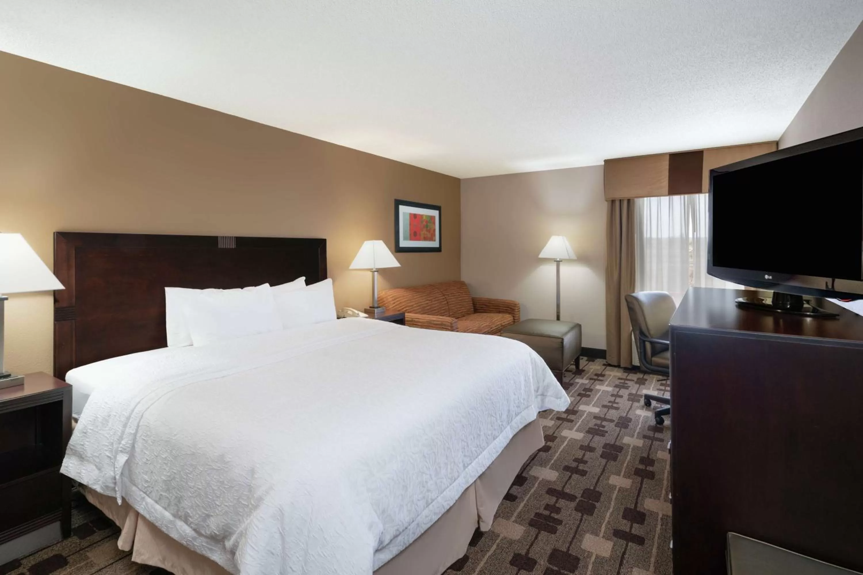 Bedroom, Bed in Hampton Inn Dublin