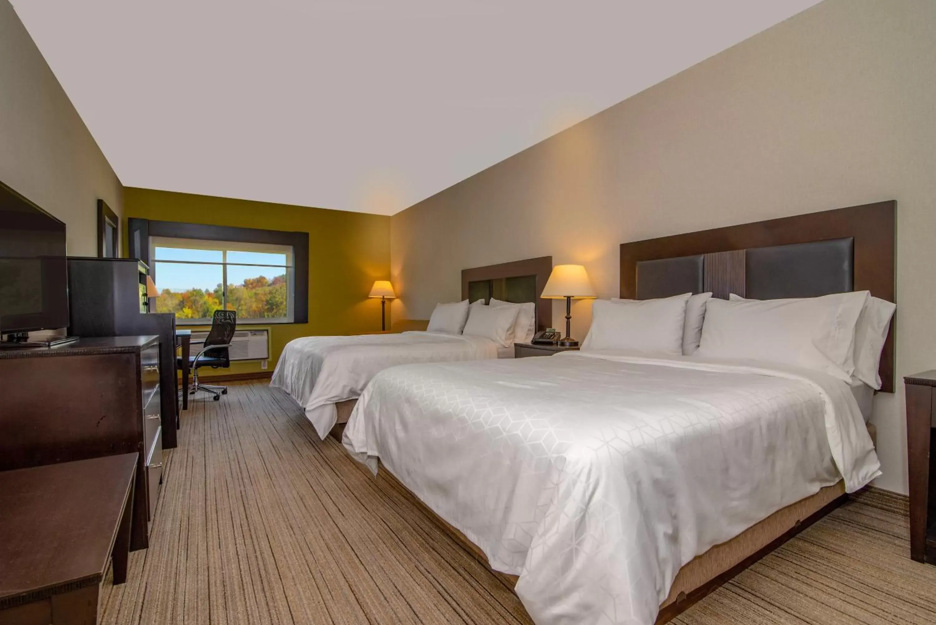 Queen Room with Two Queen Beds in Holiday Inn Express Stony Brook-Long Island, an IHG Hotel