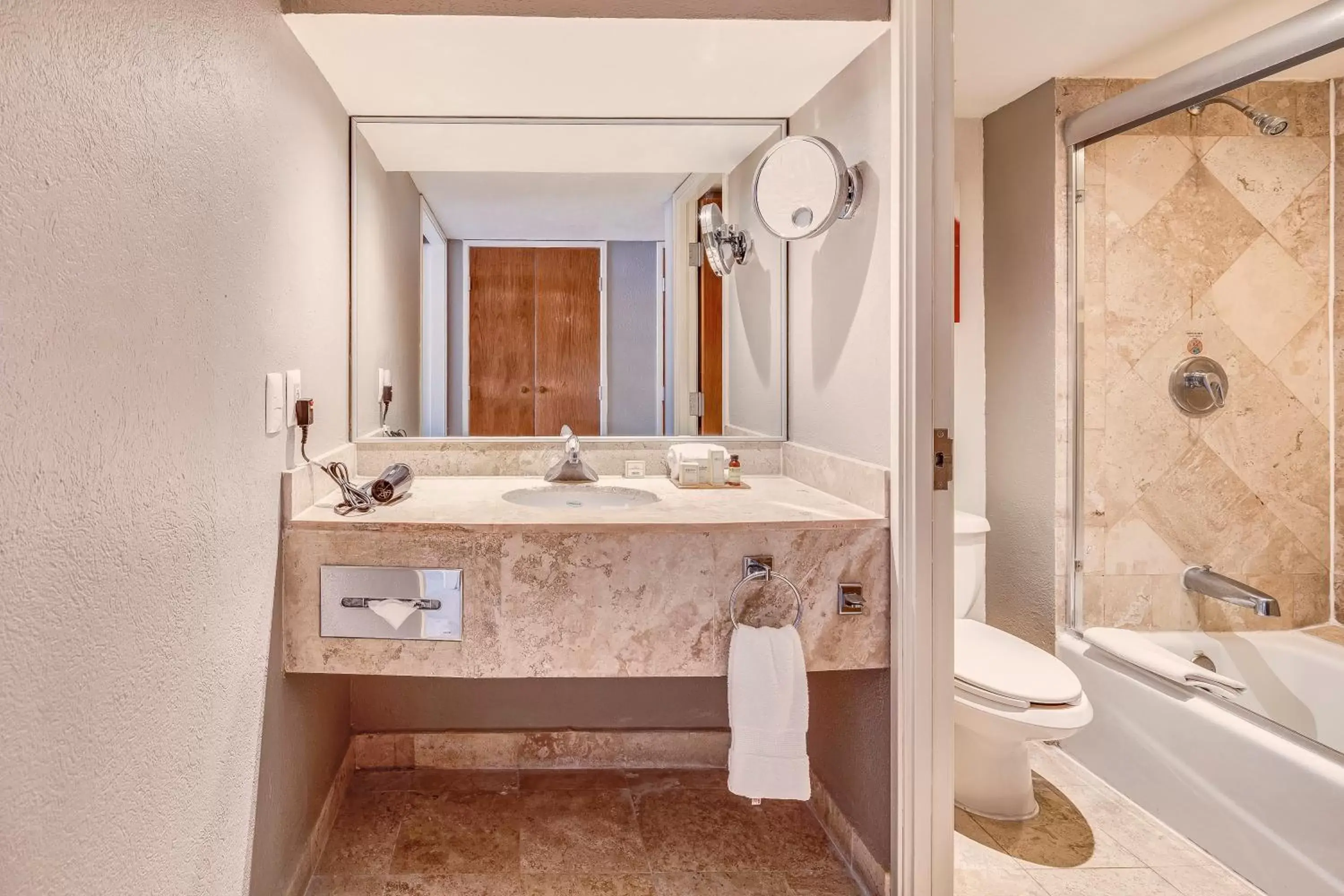 Photo of the whole room, Bathroom in Fiesta Americana Acapulco Villas