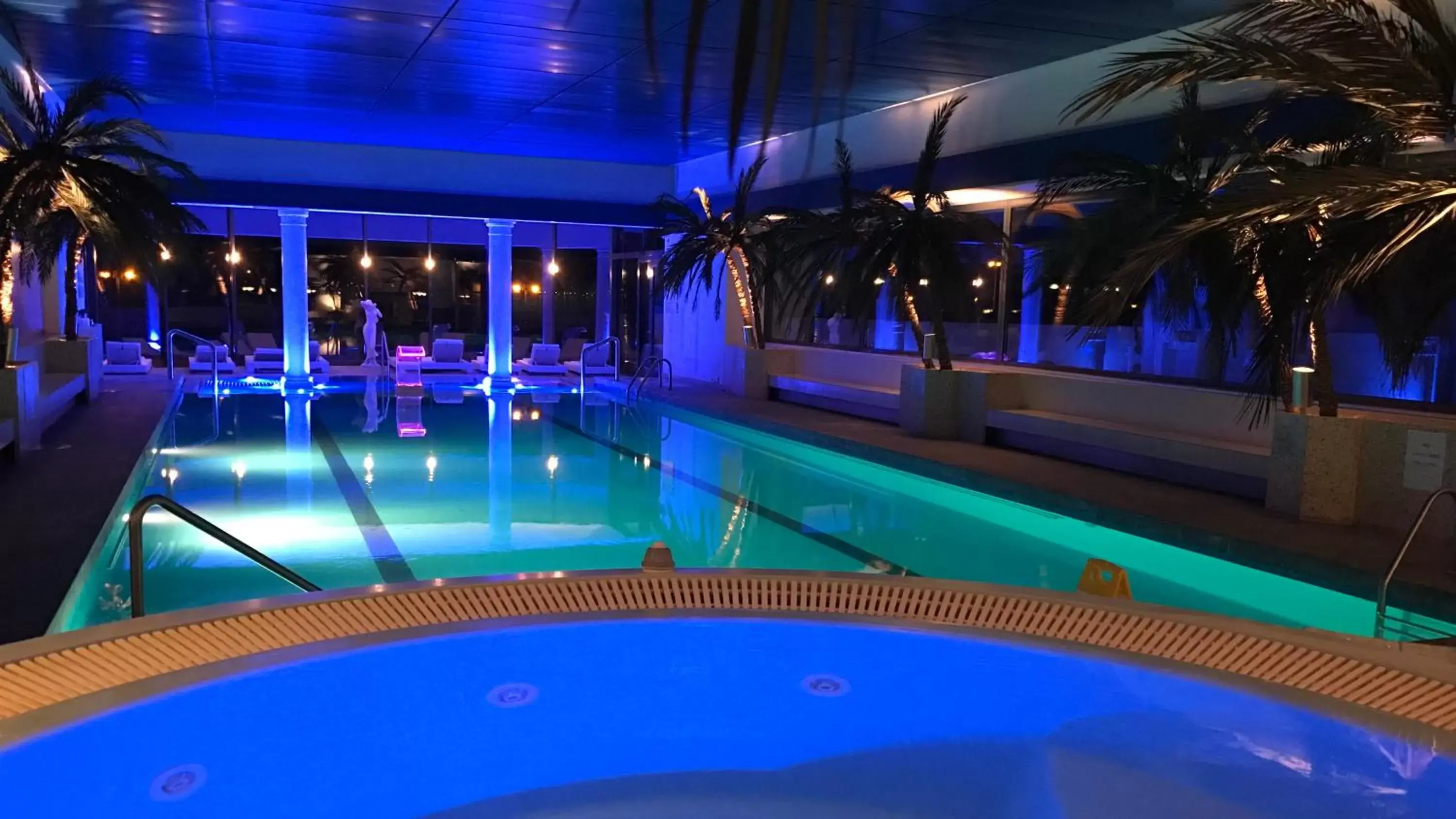 Night, Swimming Pool in Seehotel Pilatus