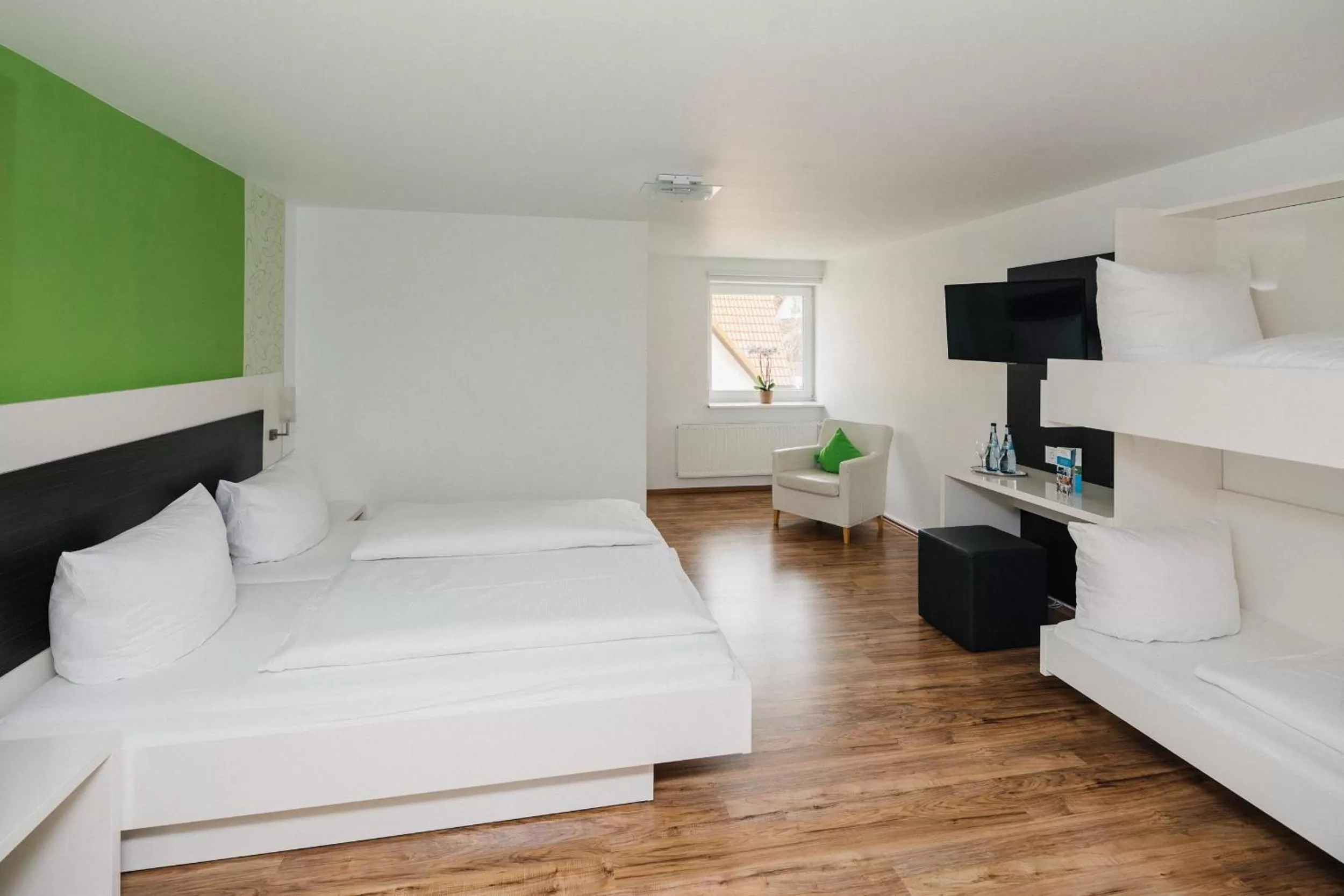 Photo of the whole room, Bed in Tagungszentrum Blaubeuren