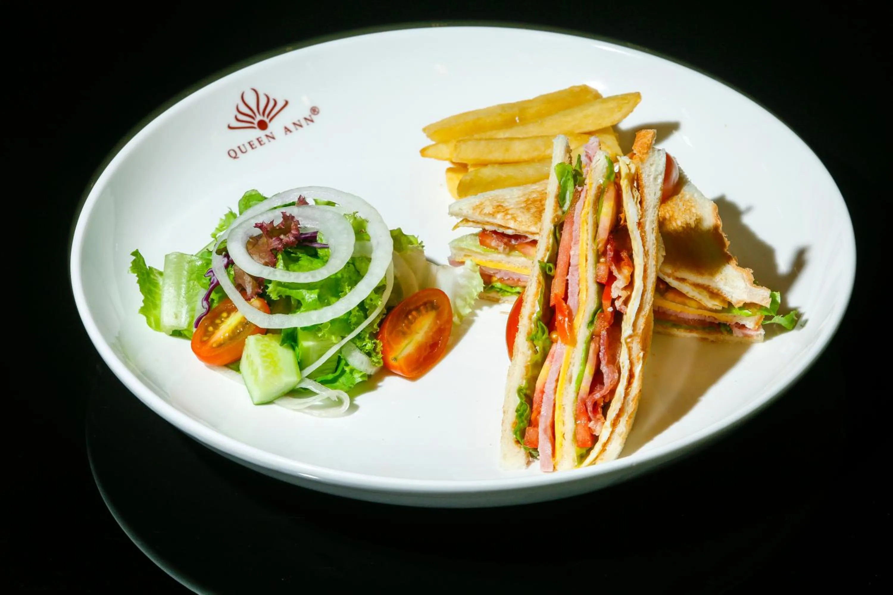 Lunch in Queen Ann Hotel