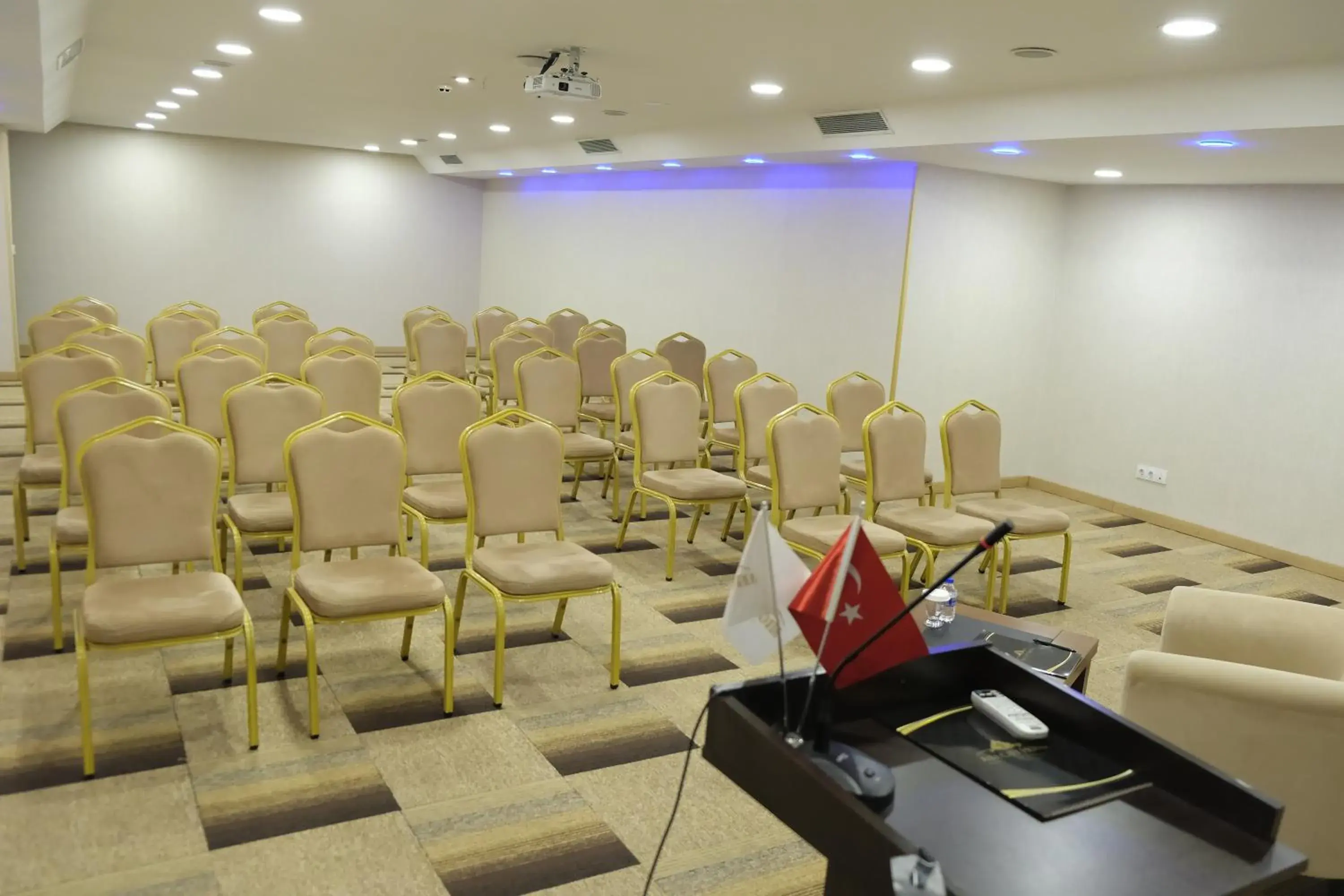 Meeting/conference room in Asia City Hotel