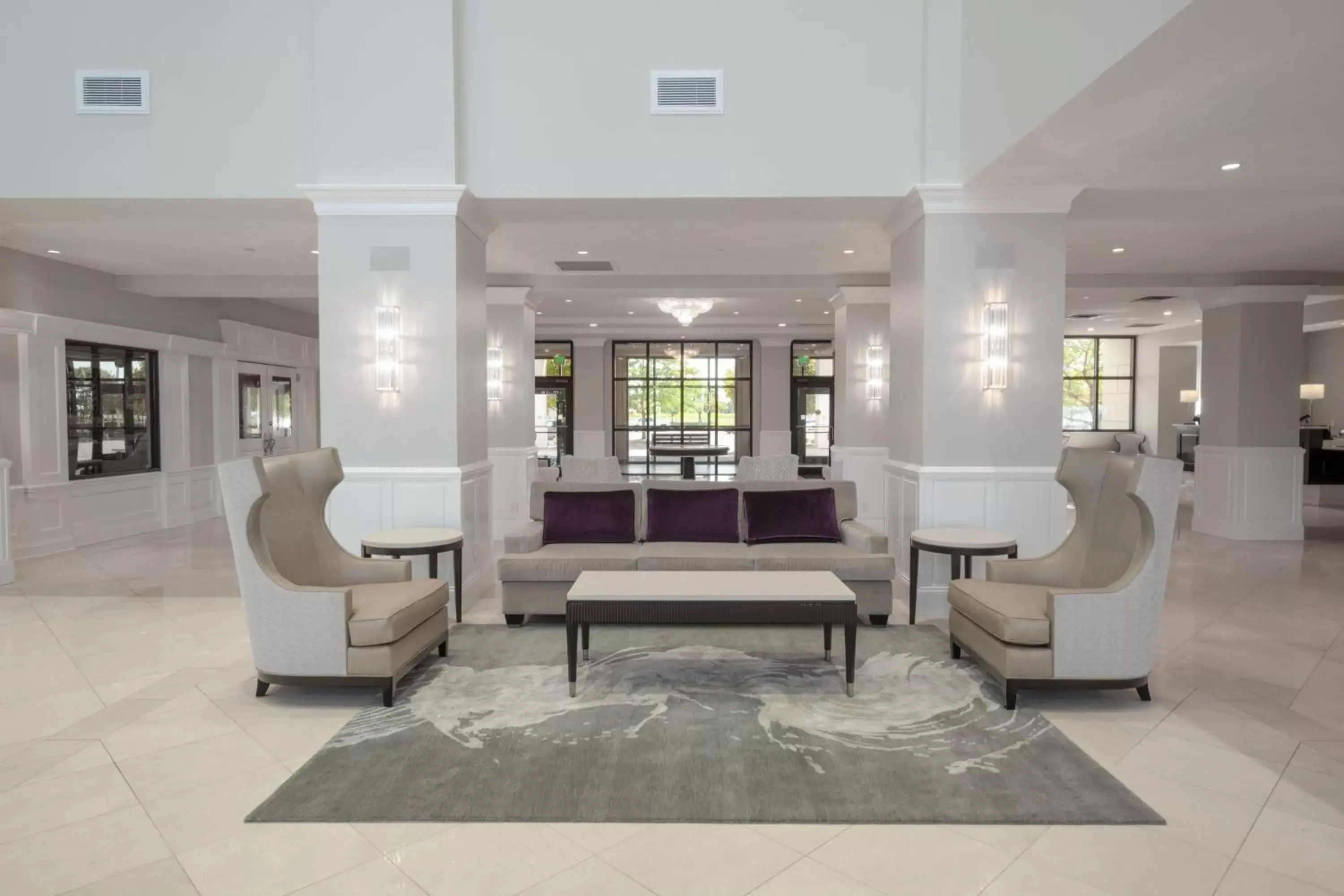 Property building, Lobby/Reception in Holiday Inn Wilmington, an IHG Hotel