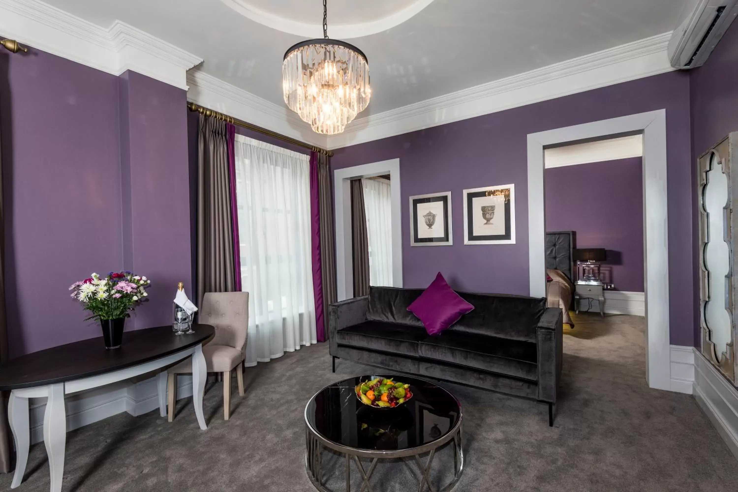 Living room, Seating Area in Midlands Park Hotel