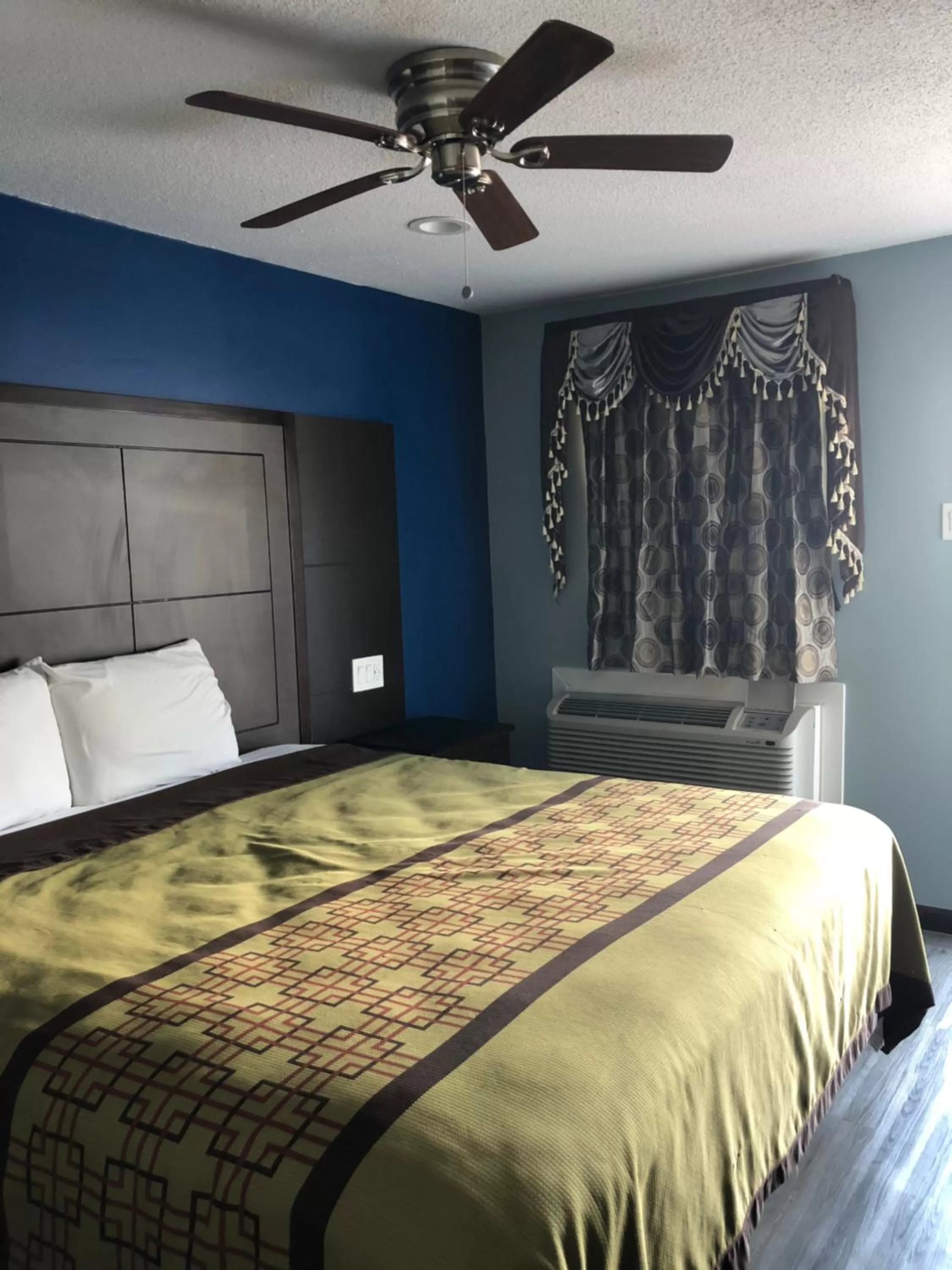 Bed in Star Light Inn