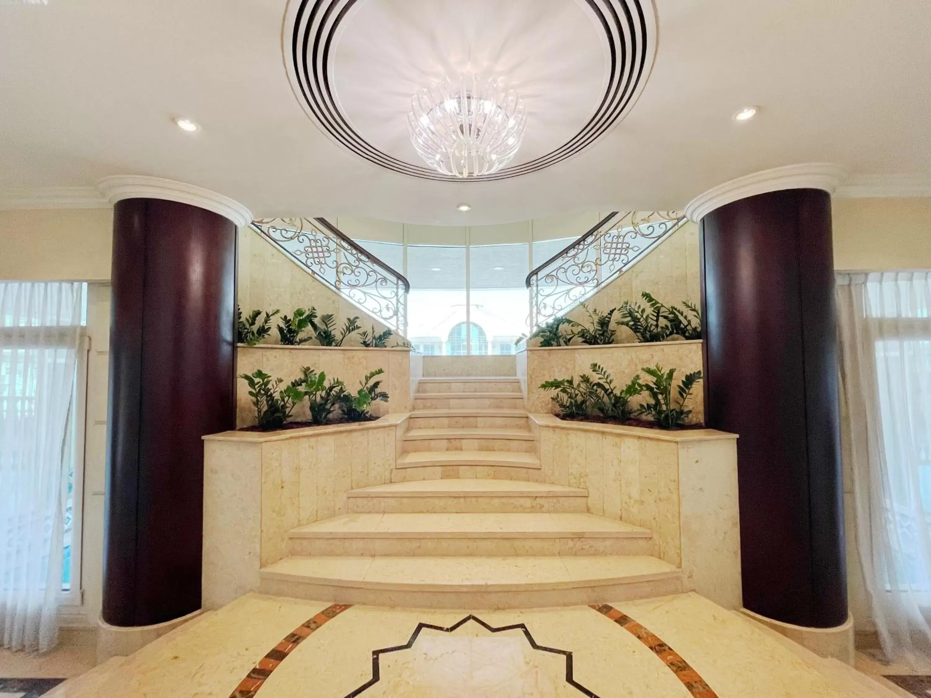 Facade/entrance in Swissôtel Al Murooj Dubai