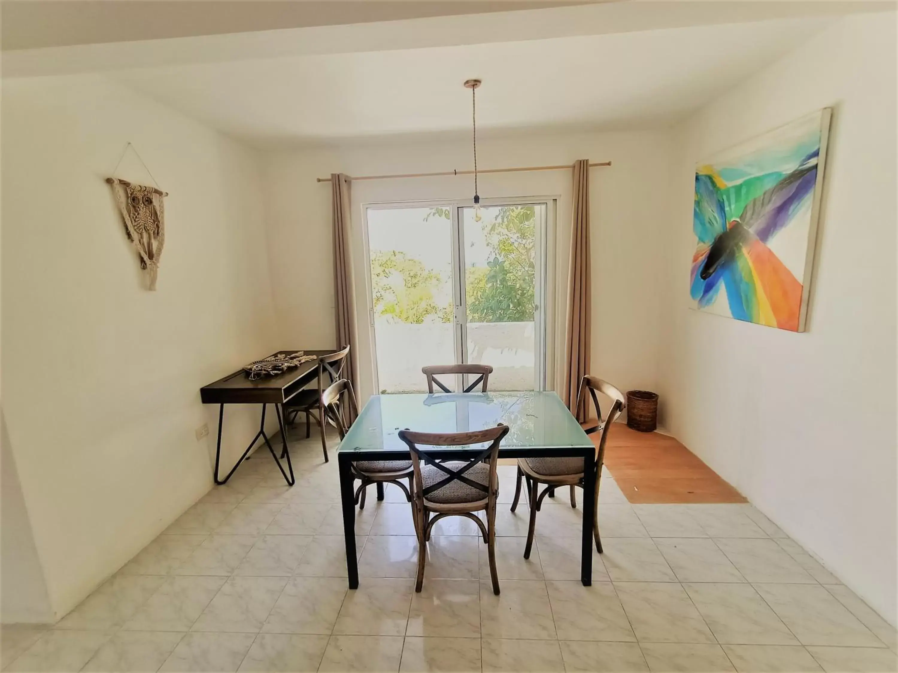 Dining Area in Rustik-inn Rooms