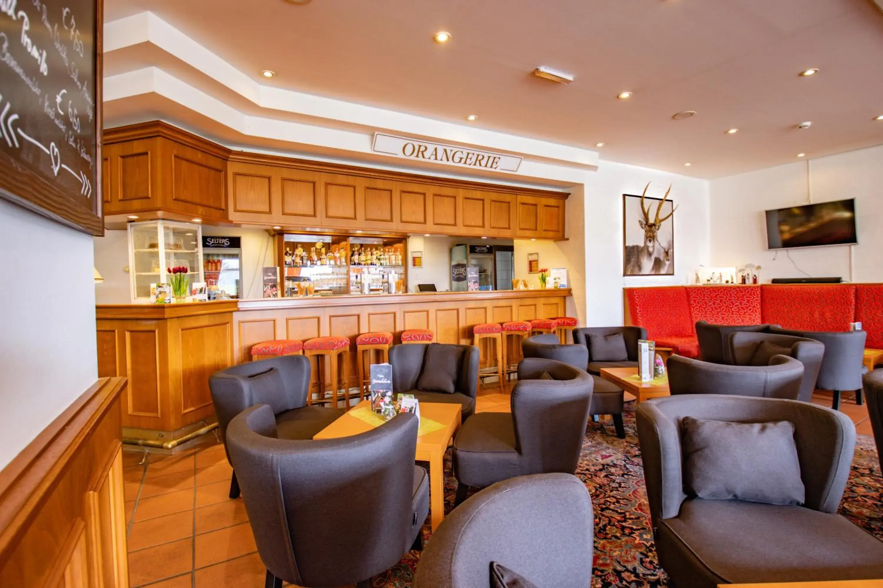 Lounge or bar, Lounge/Bar in Panorama Berghotel Wettiner Hohe