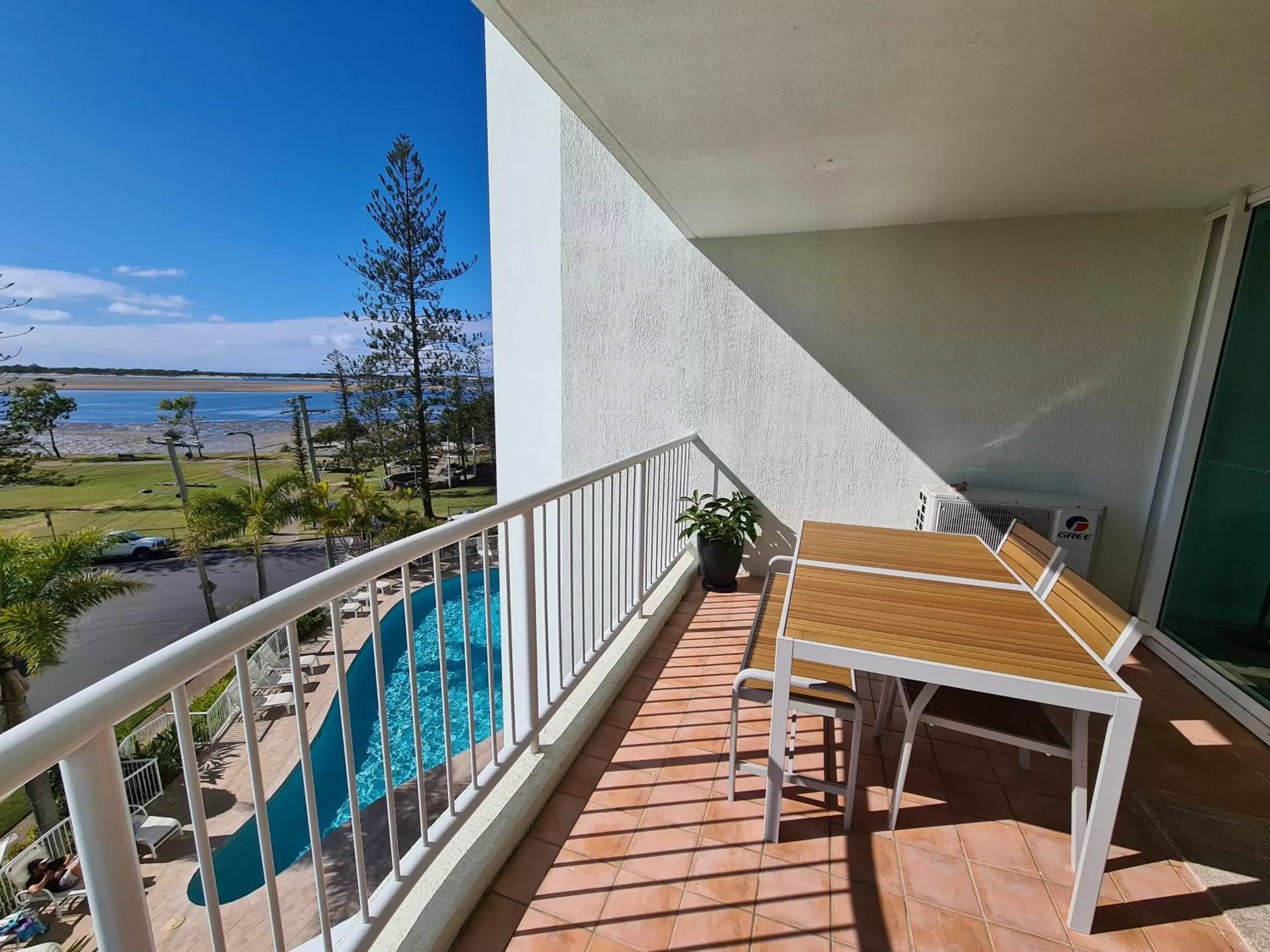 Balcony/Terrace in Crystal Bay On The Broadwater