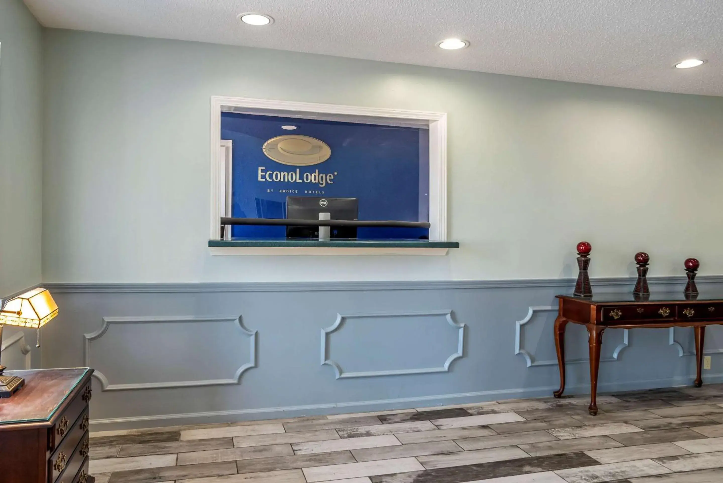 Lobby or reception in Econo Lodge Tupelo