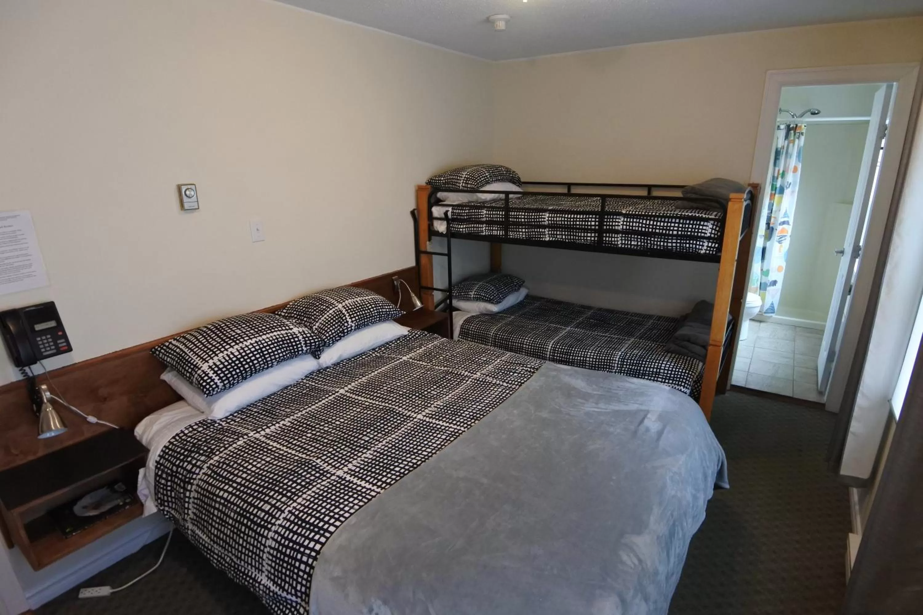 Bedroom, Bed in Black Rooster Guesthouse