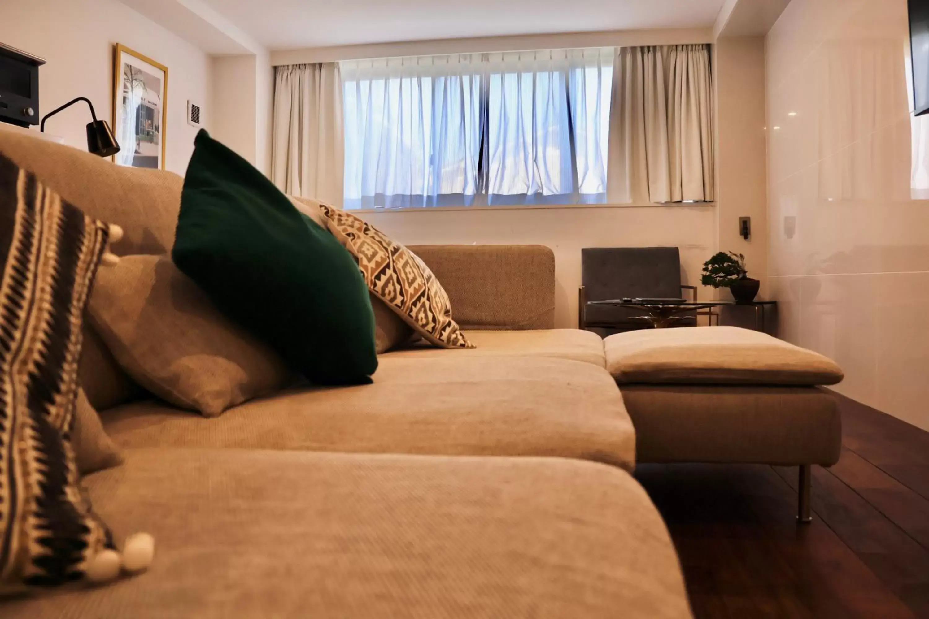 Living room, Seating Area in THE ROOT2 HOTEL