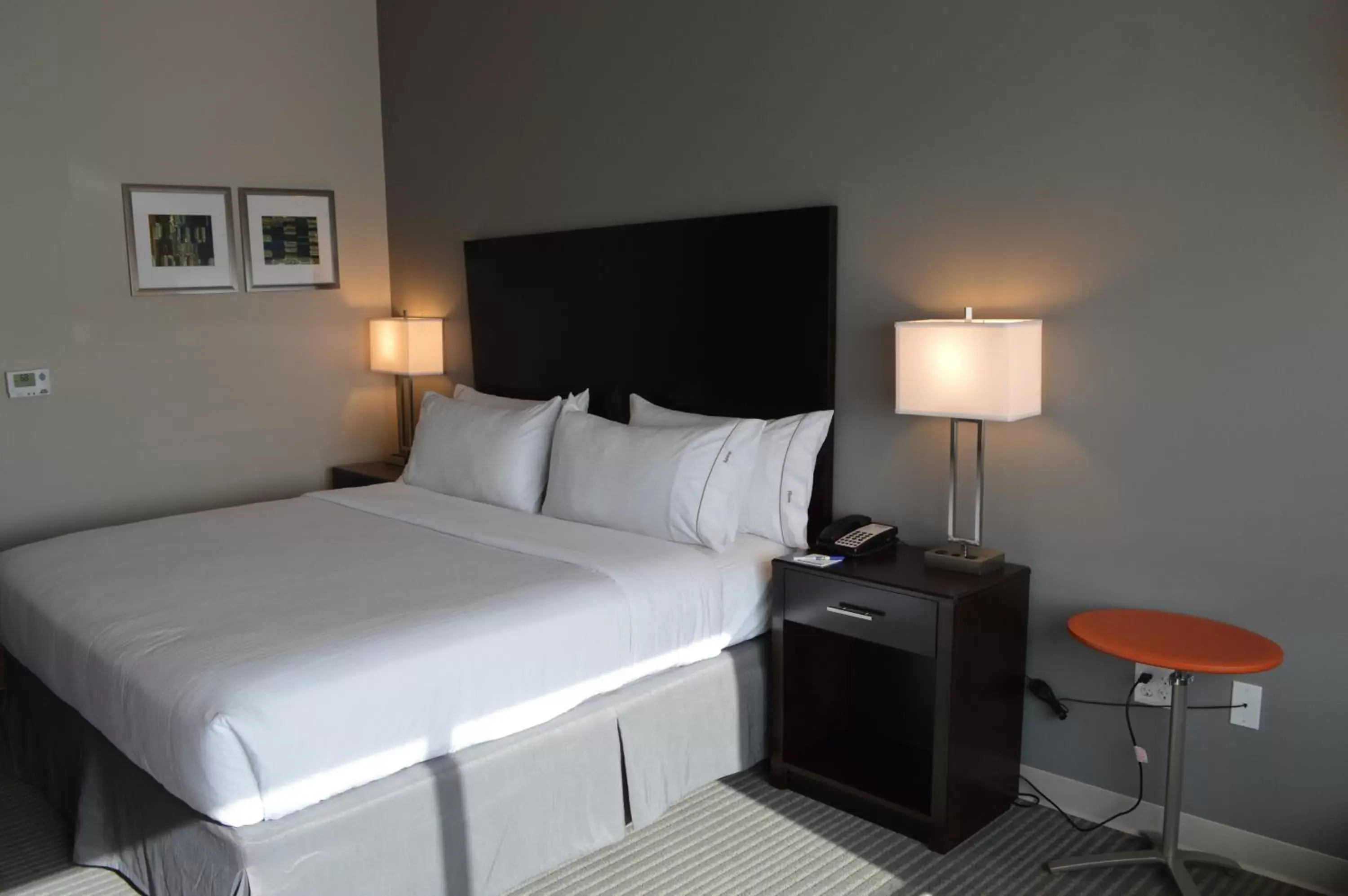 Photo of the whole room, Bed in Holiday Inn Express & Suites Tulsa NE, Claremore, an IHG Hotel